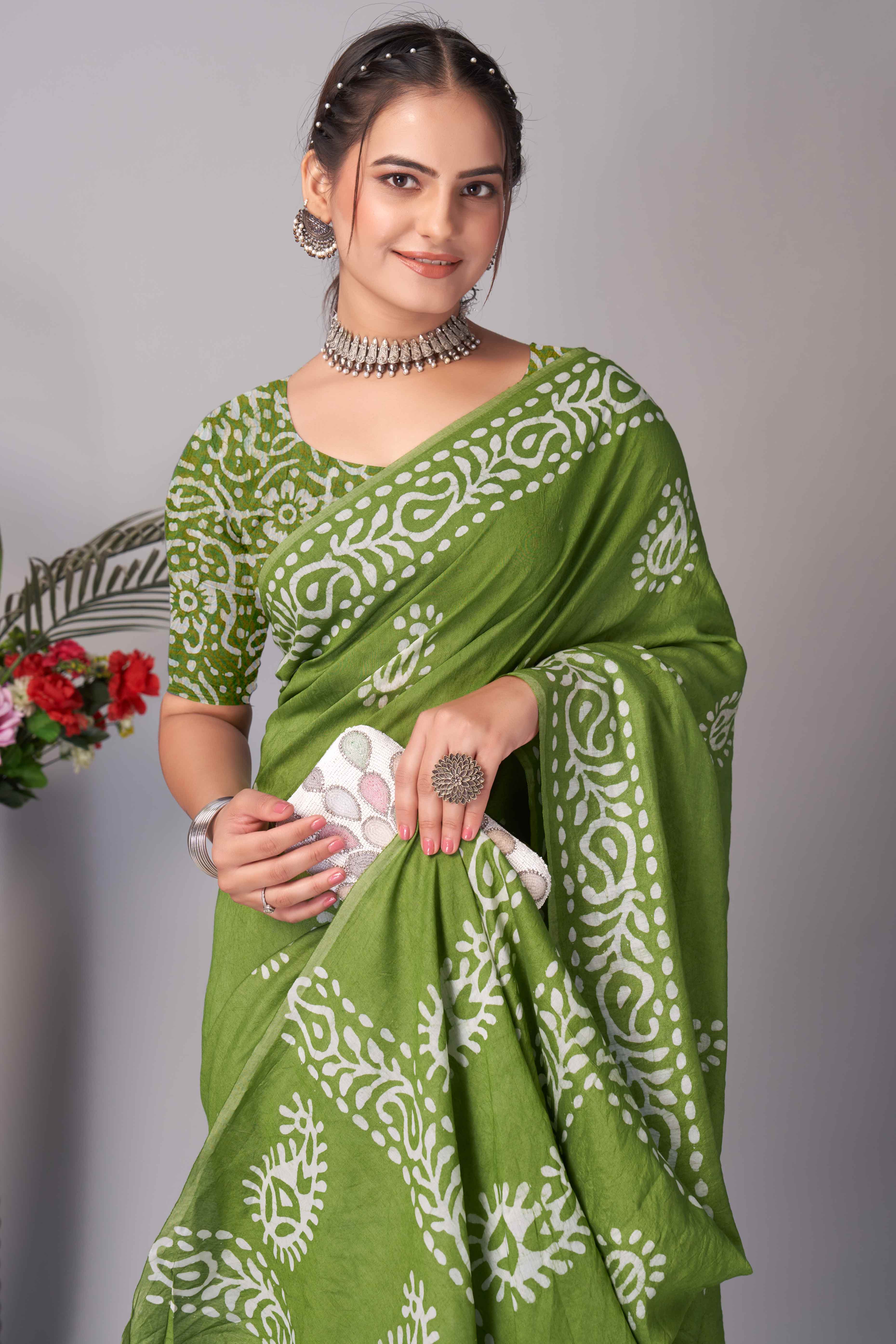 Parrot Green Batik Printed Chanderi Cotton Silk Saree - Image 6
