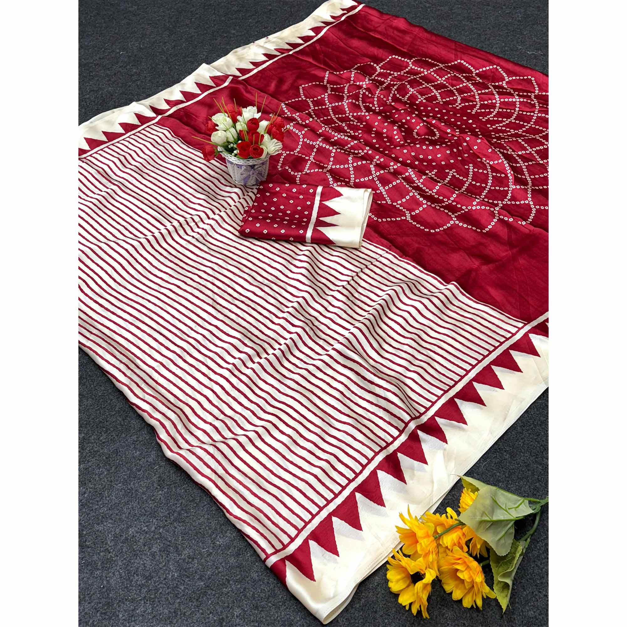 Party Perfect Off White & Pink Saree Crafted in Cream Crepe Fabric with Striped Print - Image 3