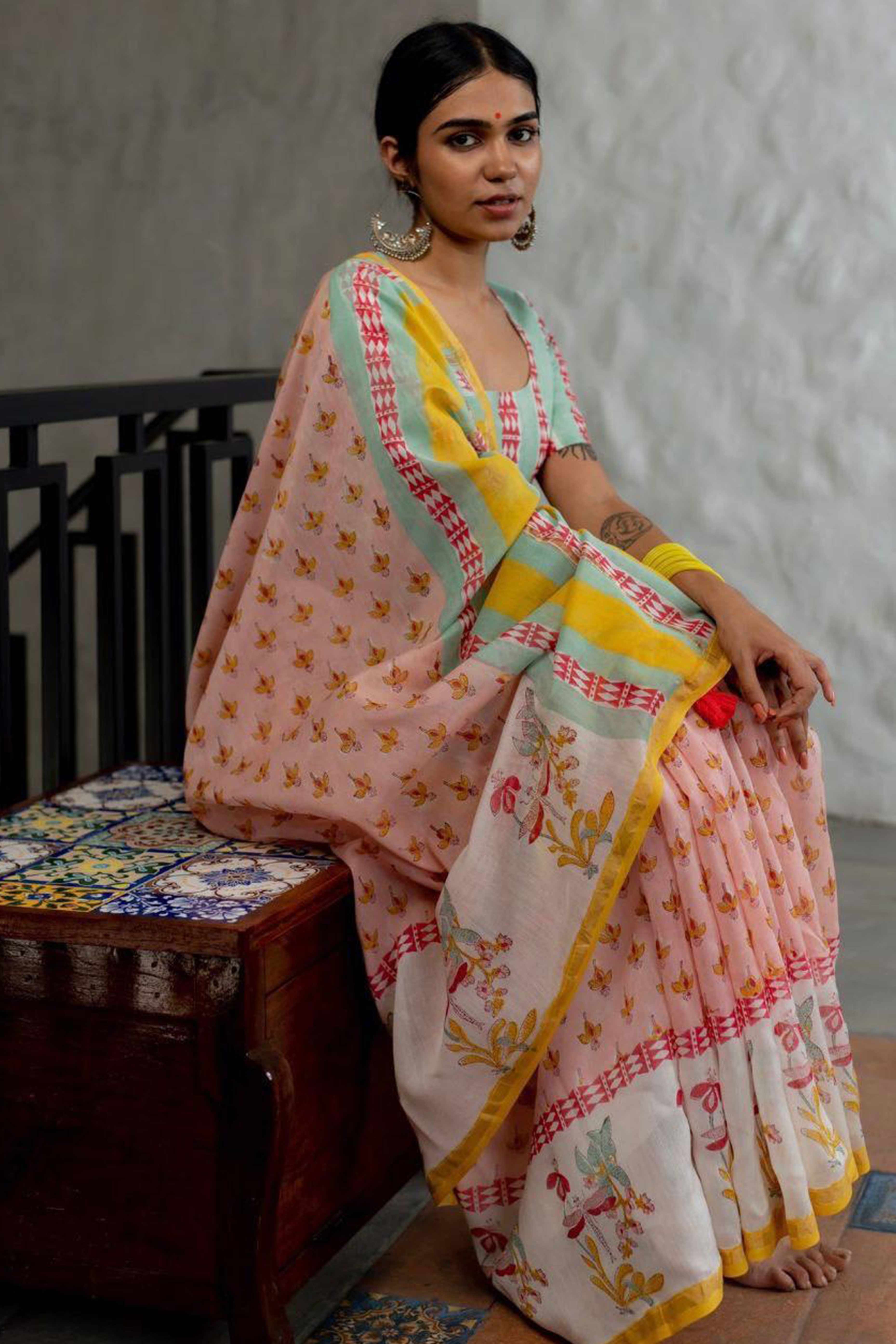 Peach Batik Printed Pure Linen Saree With Tassels - Image 5