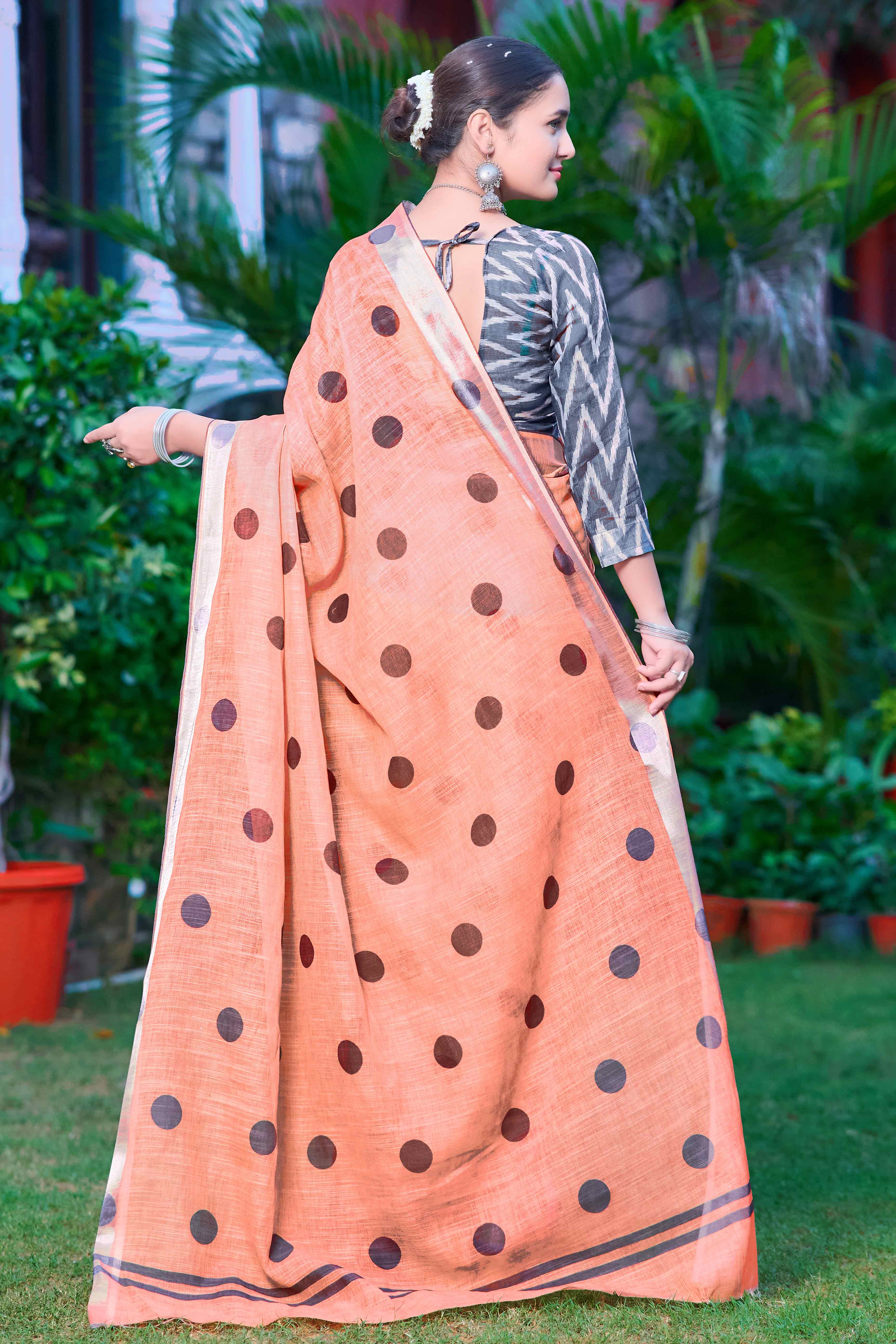 Peach Polka Dot Printed Linen Saree - Image 6