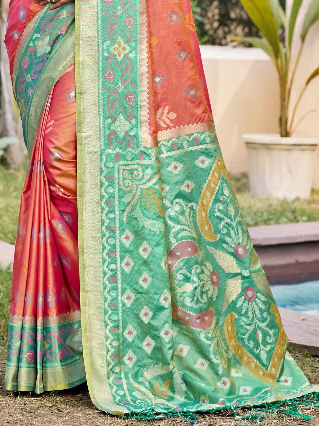 Peach Silk Blend Saree Featuring Classic Ikkat Print and Intricate Woven Design Finish - Image 3