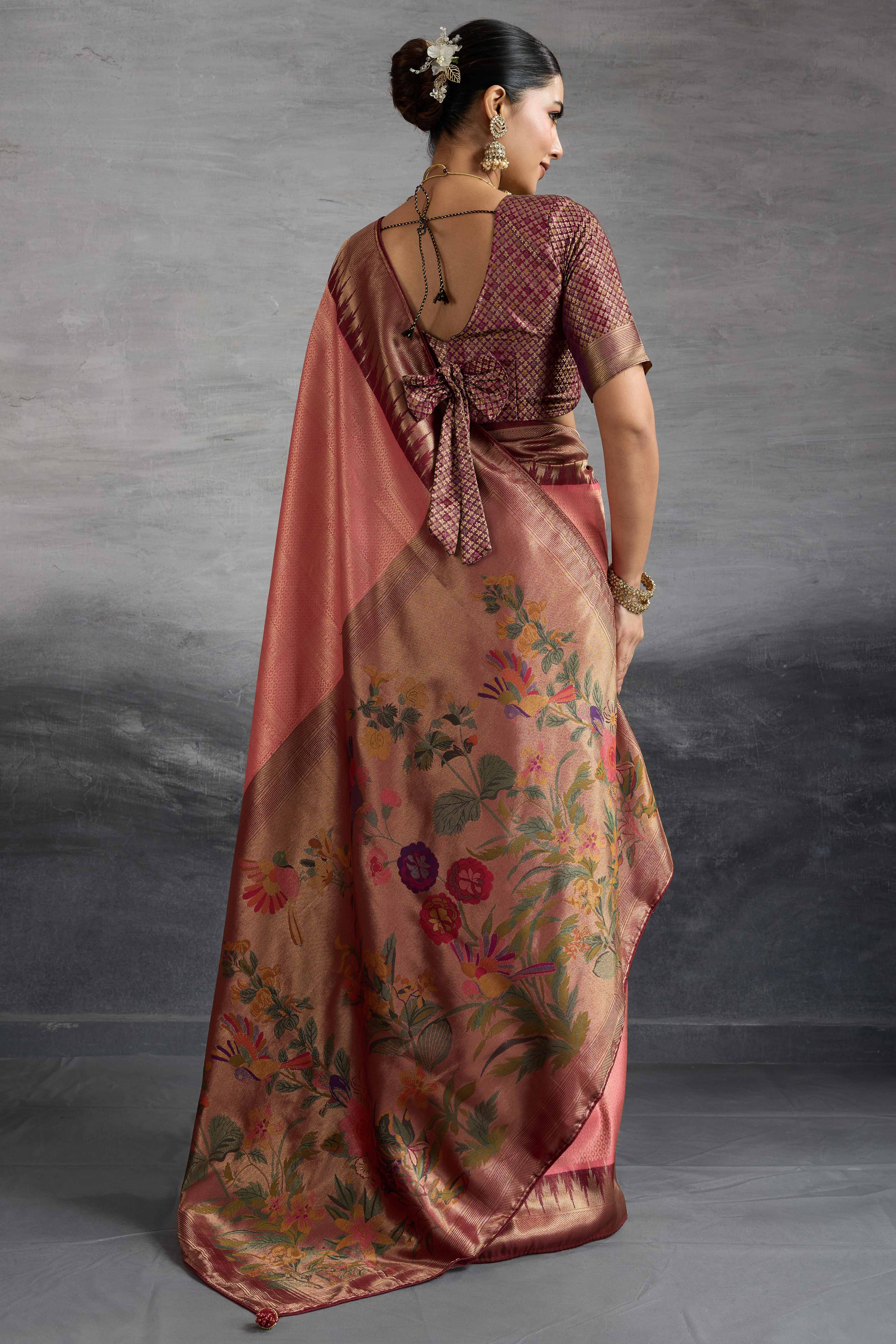 Peach Silk Kanjivaram Saree Enhanced With Kadiyal Weaving Borders - Image 4