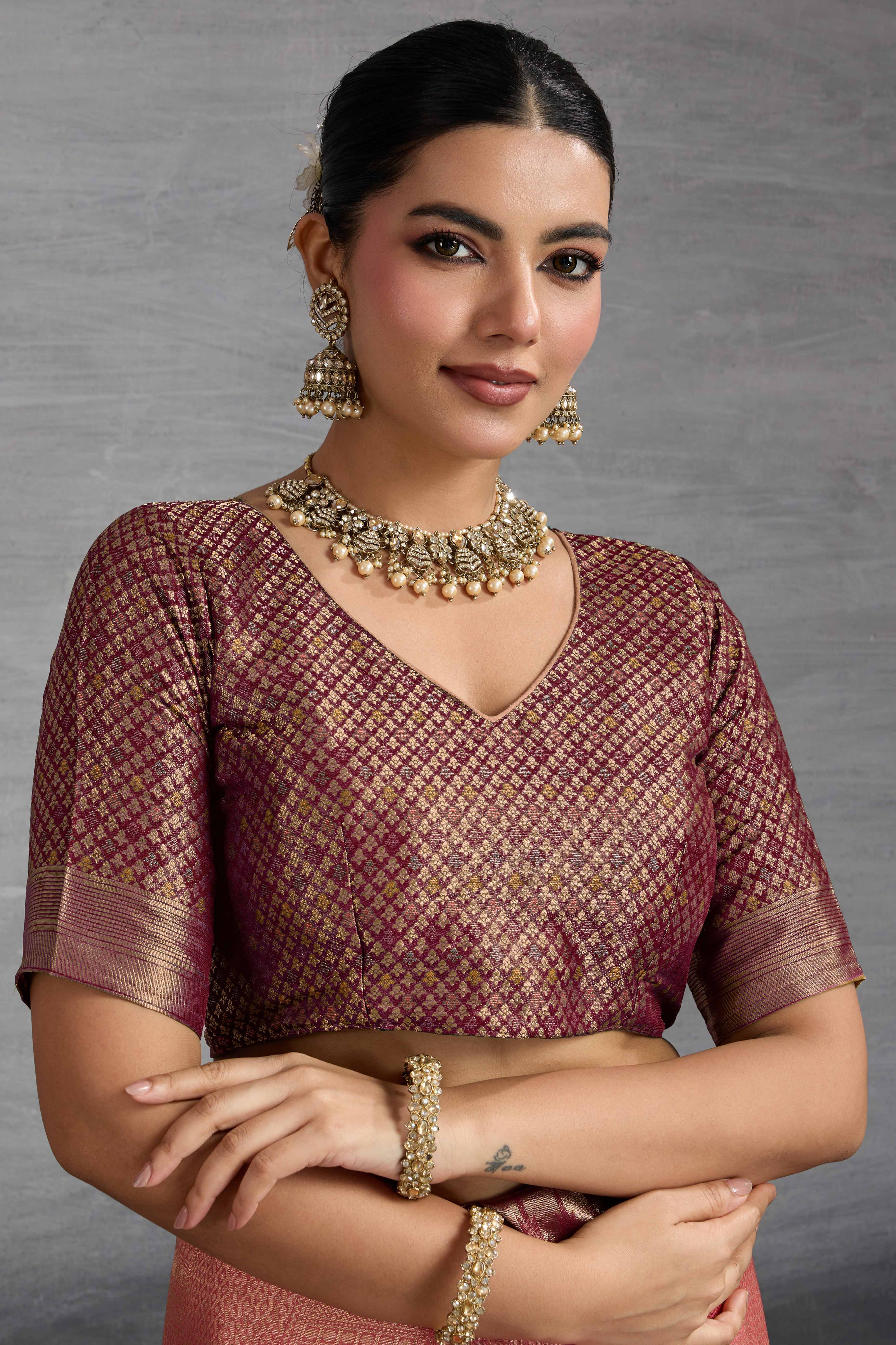Peach Silk Kanjivaram Saree Enhanced With Kadiyal Weaving Borders - Image 6