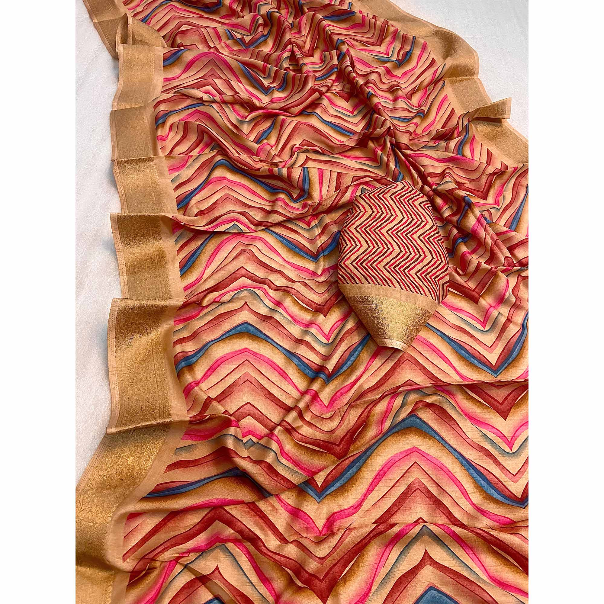 Peach Zig Zag Printed Dola Silk Saree With Woven Border - Image 4