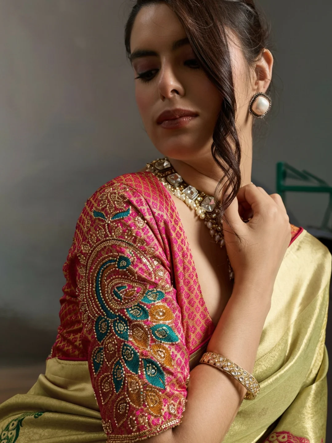 Peachmode Yellow Banarasi Jacquard Saree with Peacock Woven Pallu - Image 2