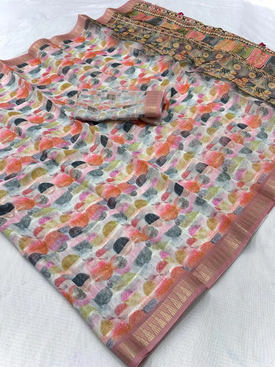 Pink Abstract Digital Printed Cotton Blend Saree with Detailed Digital Pattern Finish - Image 2