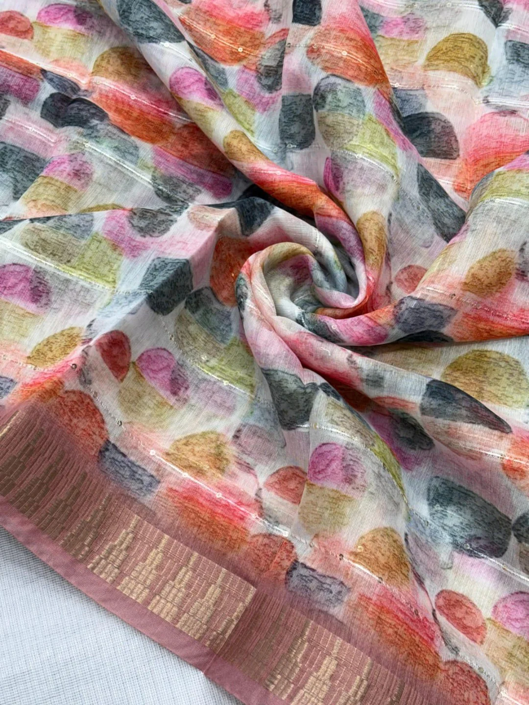 Pink Abstract Digital Printed Cotton Blend Saree with Detailed Digital Pattern Finish - Image 3