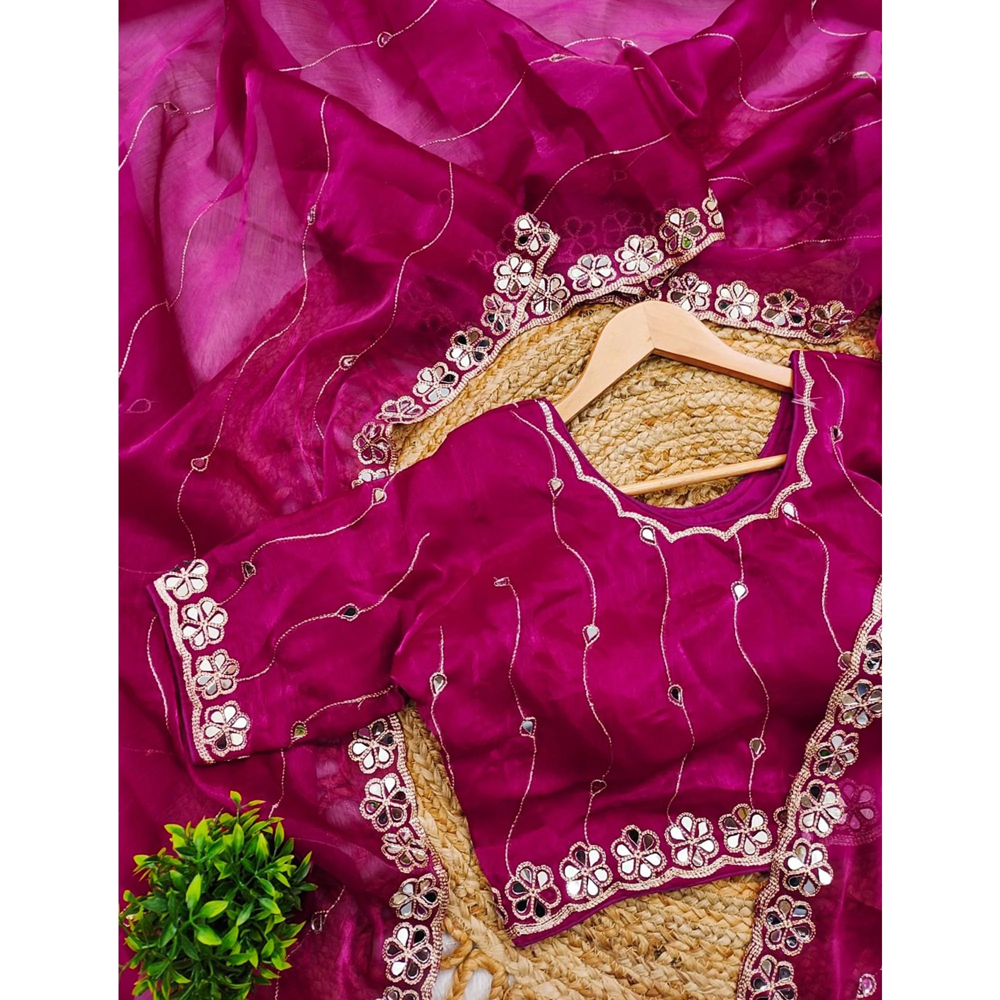 Pink Art Silk Saree Highlighted with Embroidery & Mirror Detailing - Image 5