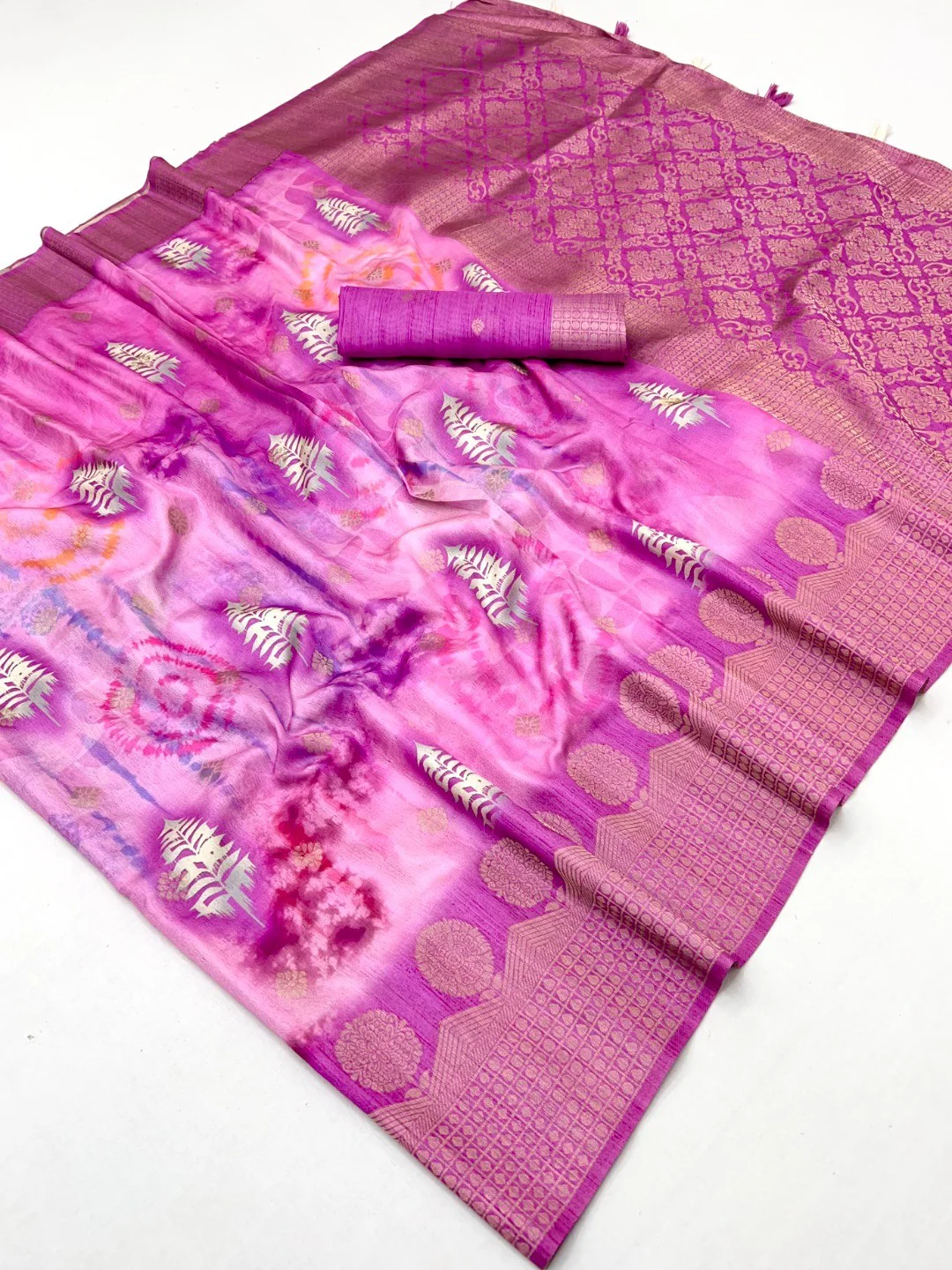 Pink Bemberg Saree with Weaving Rich Pallu & Digital Print - Image 2