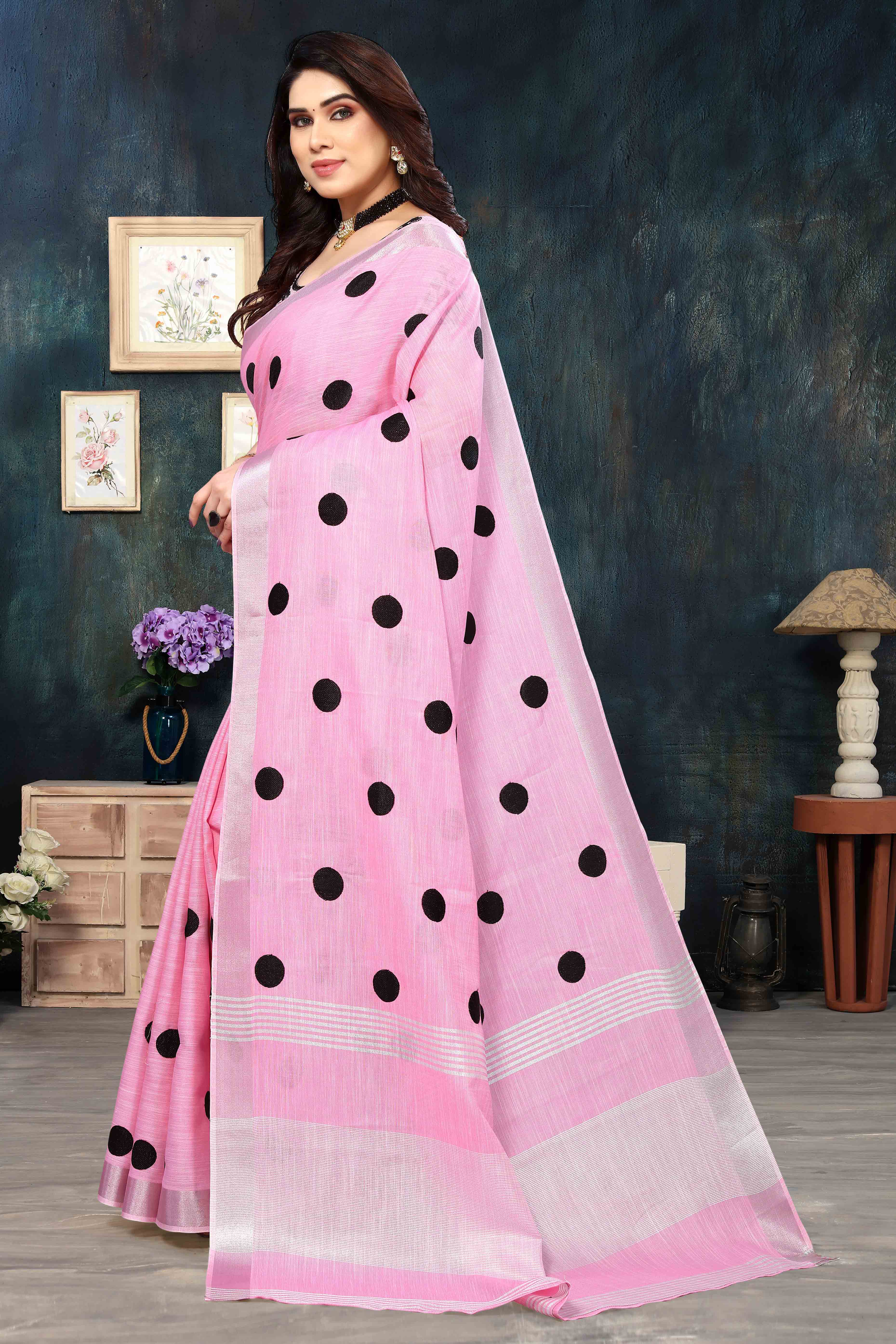 Pink Embroidered Linen Cotton Saree With Zari Border - Image 4