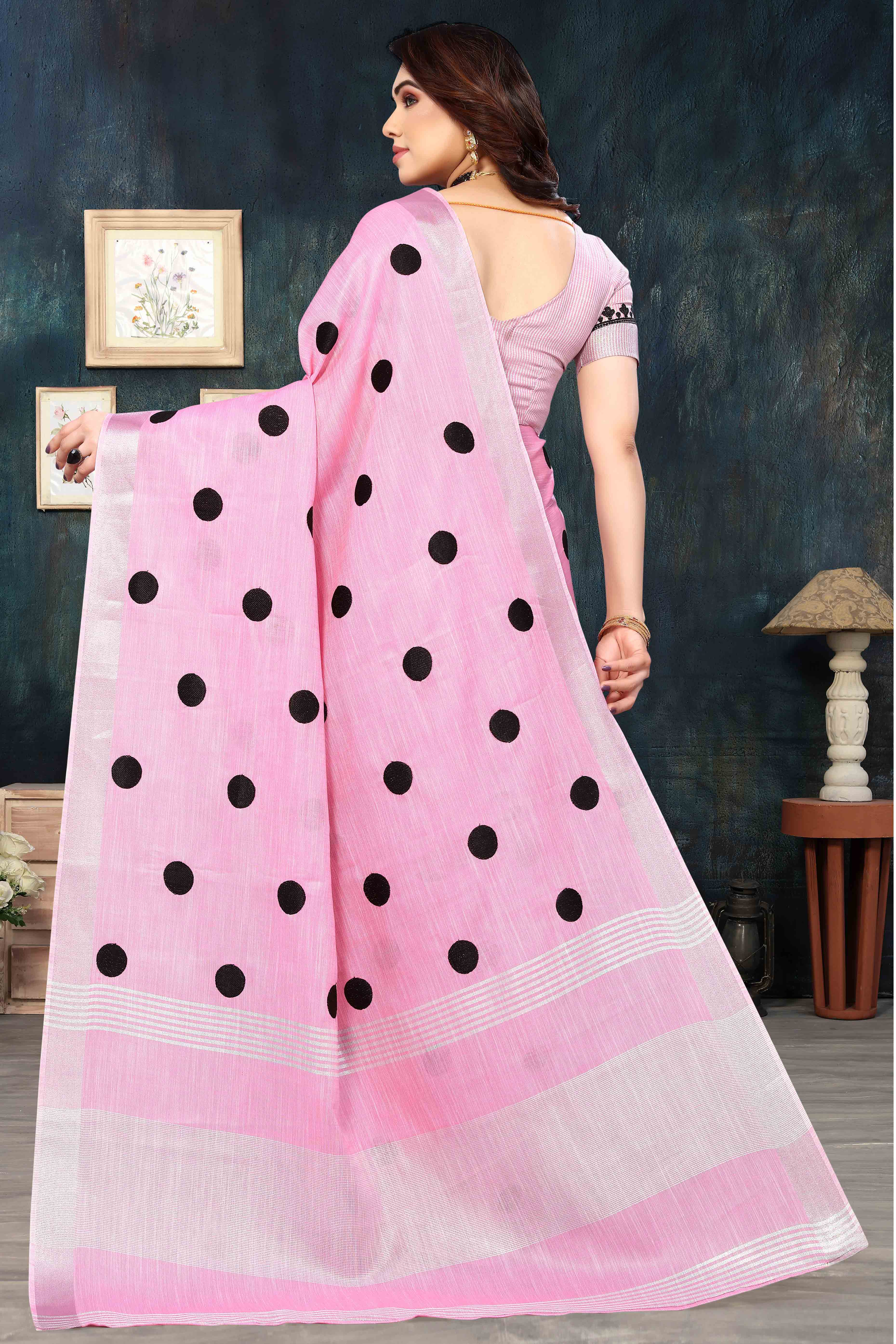 Pink Embroidered Linen Cotton Saree With Zari Border - Image 5