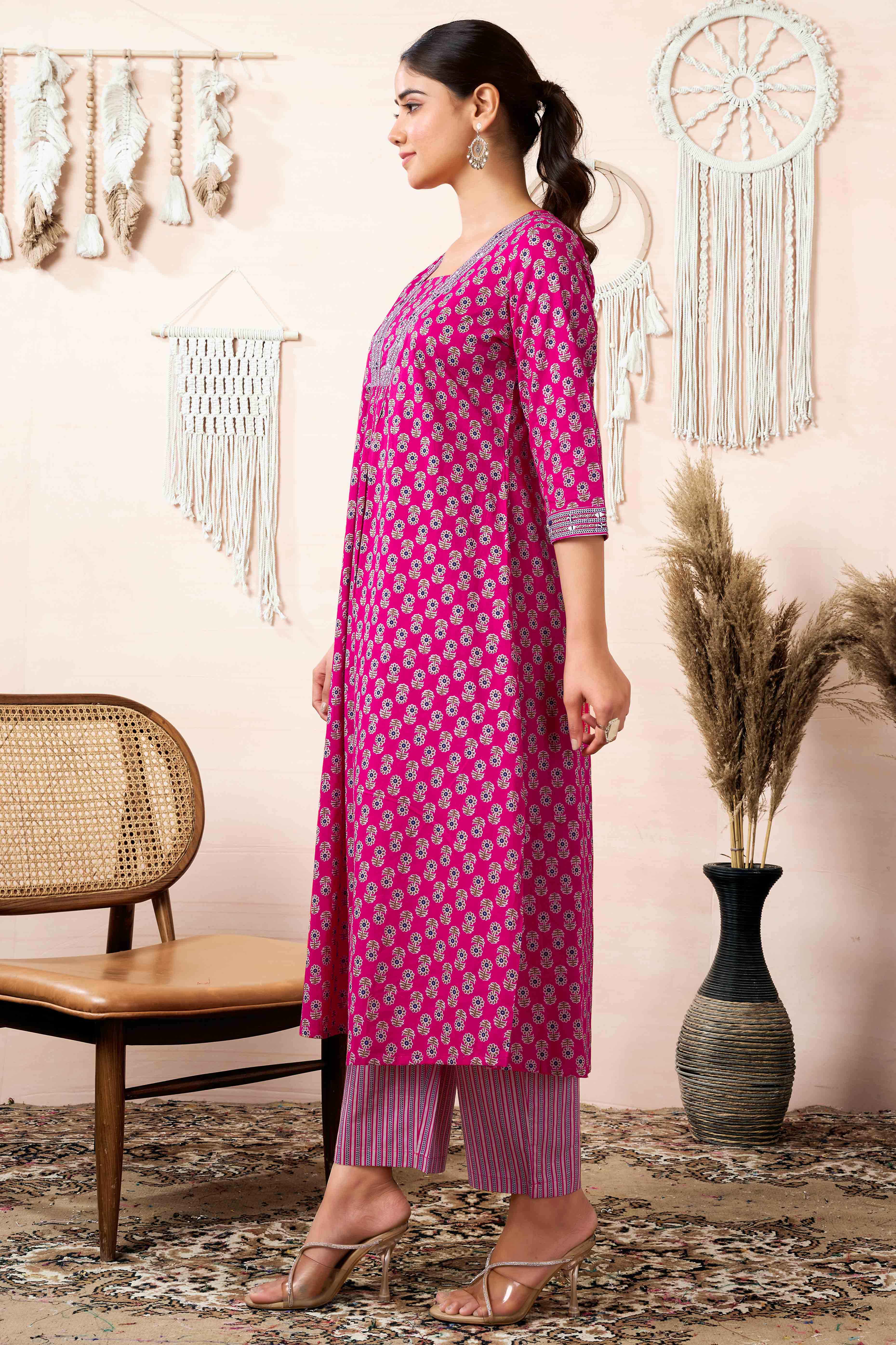 Pink Floral Printed Pure Cotton A-Line Salwar Suit - Image 4