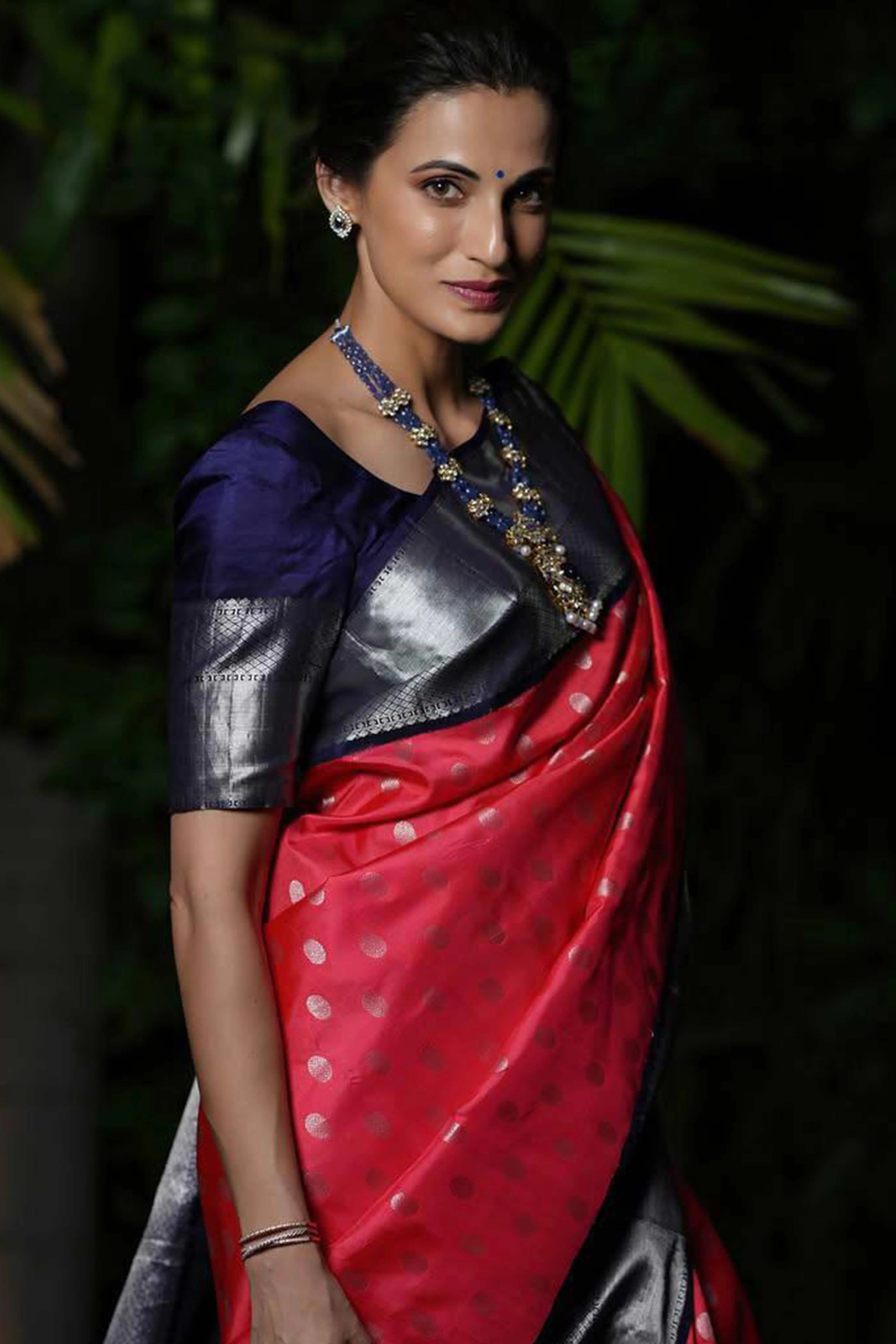 Pink Floral Woven Lichi Banarasi Silk Saree - Image 6