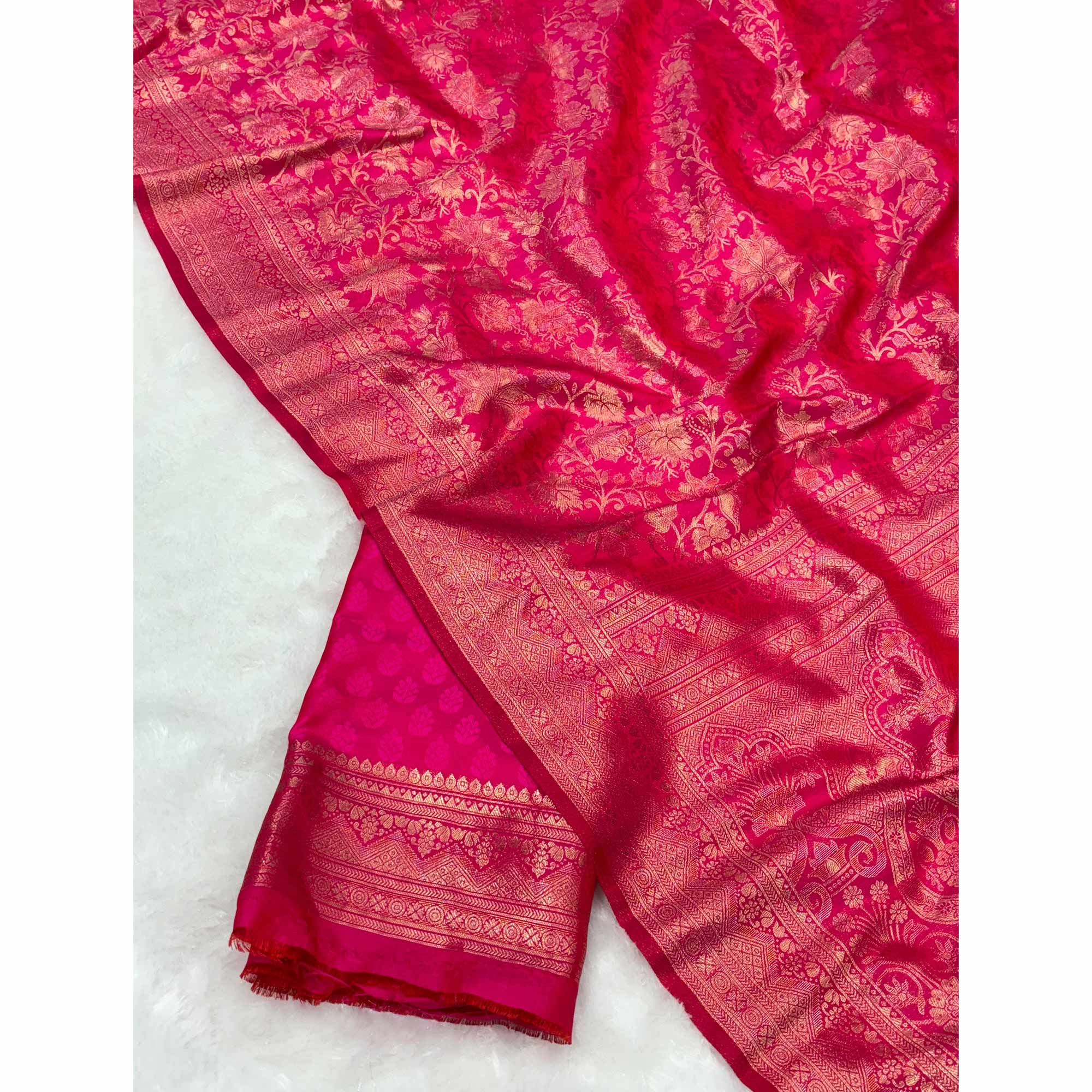 Pink Floral Woven Saree in Premium Pure Silk - Image 4