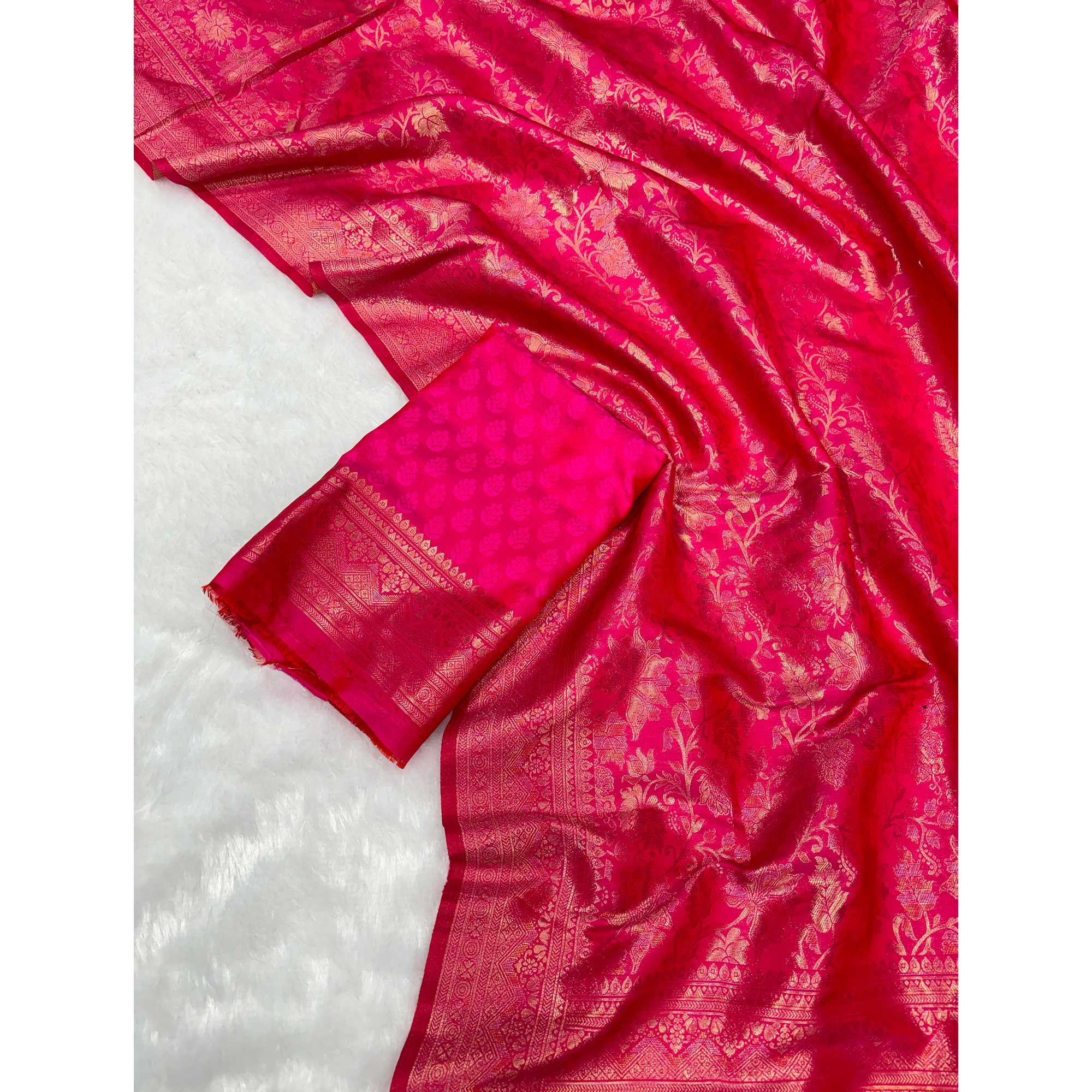 Pink Floral Woven Saree in Premium Pure Silk - Image 5