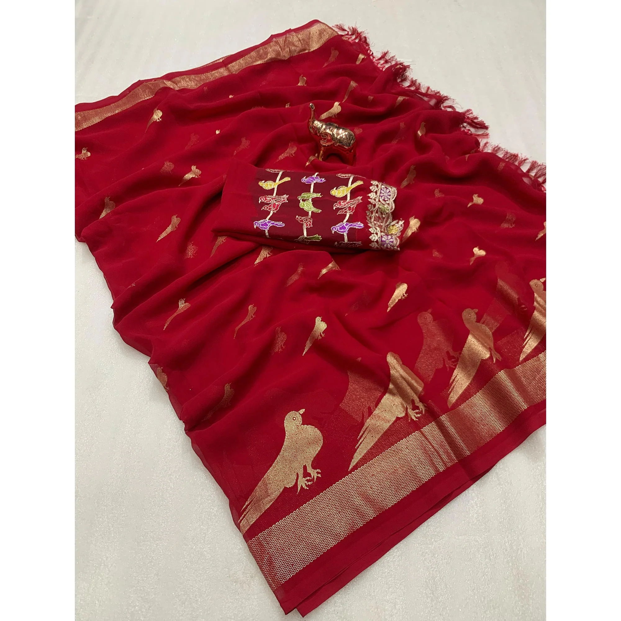 Pink Georgette Saree Adorned With Elegant Bird Embroidery - Image 3