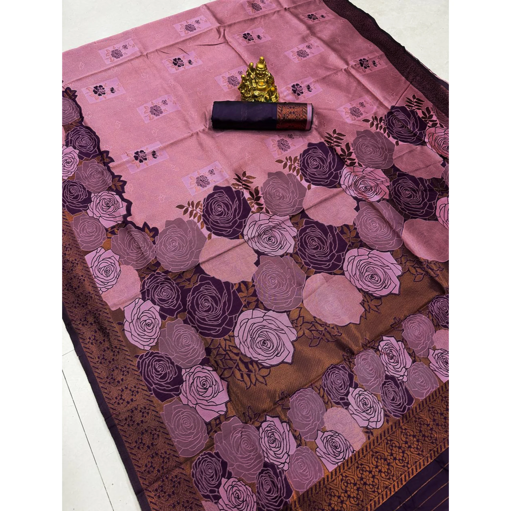 Pink Handloom Banarasi Silk Saree Enhanced with Artistic Floral Zari Weaving for Timeless Appeal - Image 3