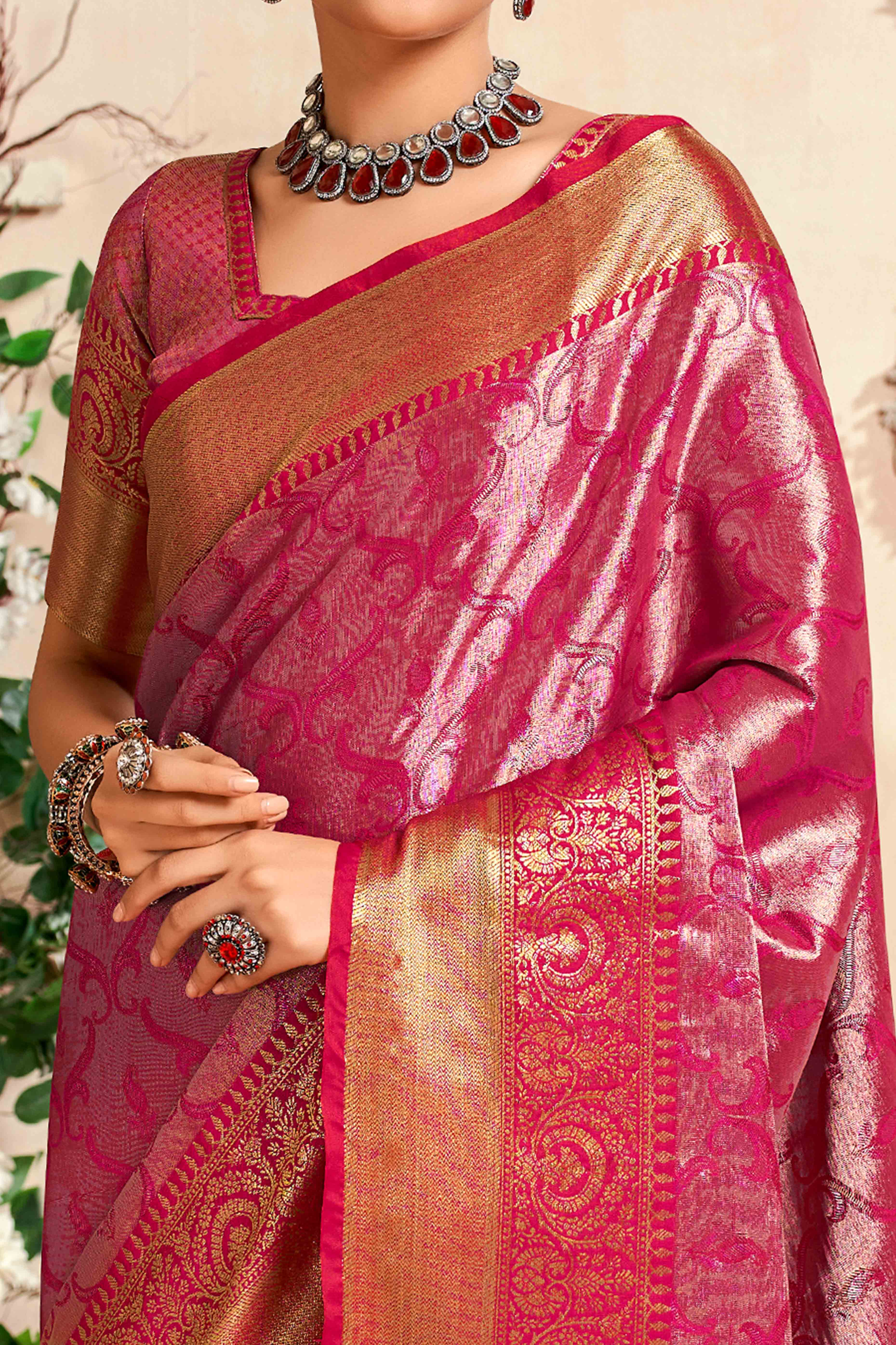 Pink Kanjivaram Silk Saree With Lustrous Zari Artistry - Image 2