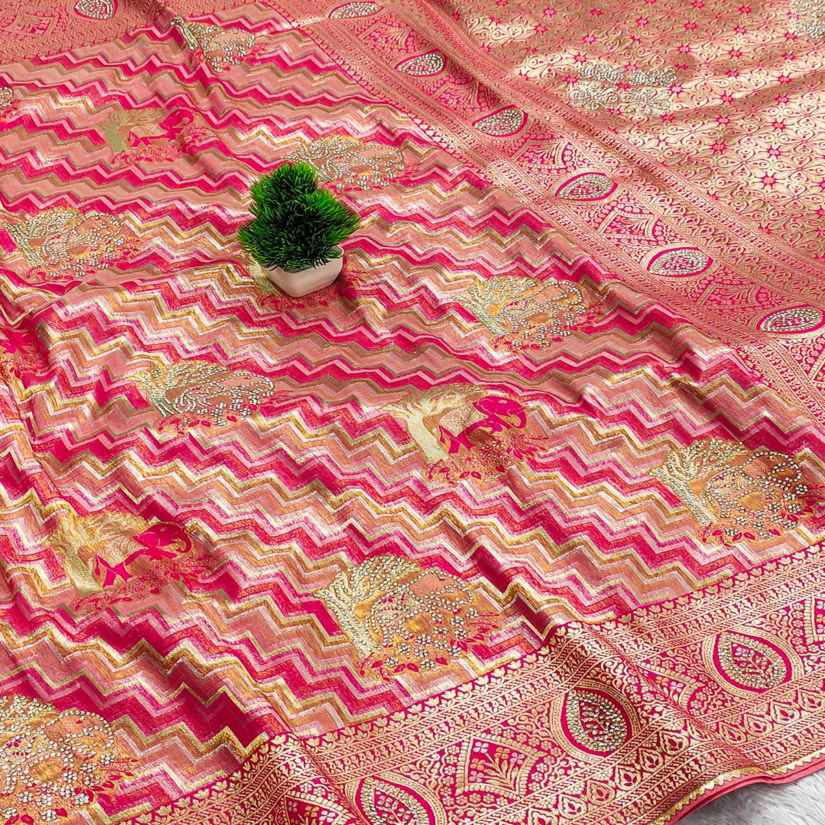Pink Kanjivaram Silk Weaving Saree Accented With Exquisite Floral & Elephant Motif & Jarkan Work - Image 2