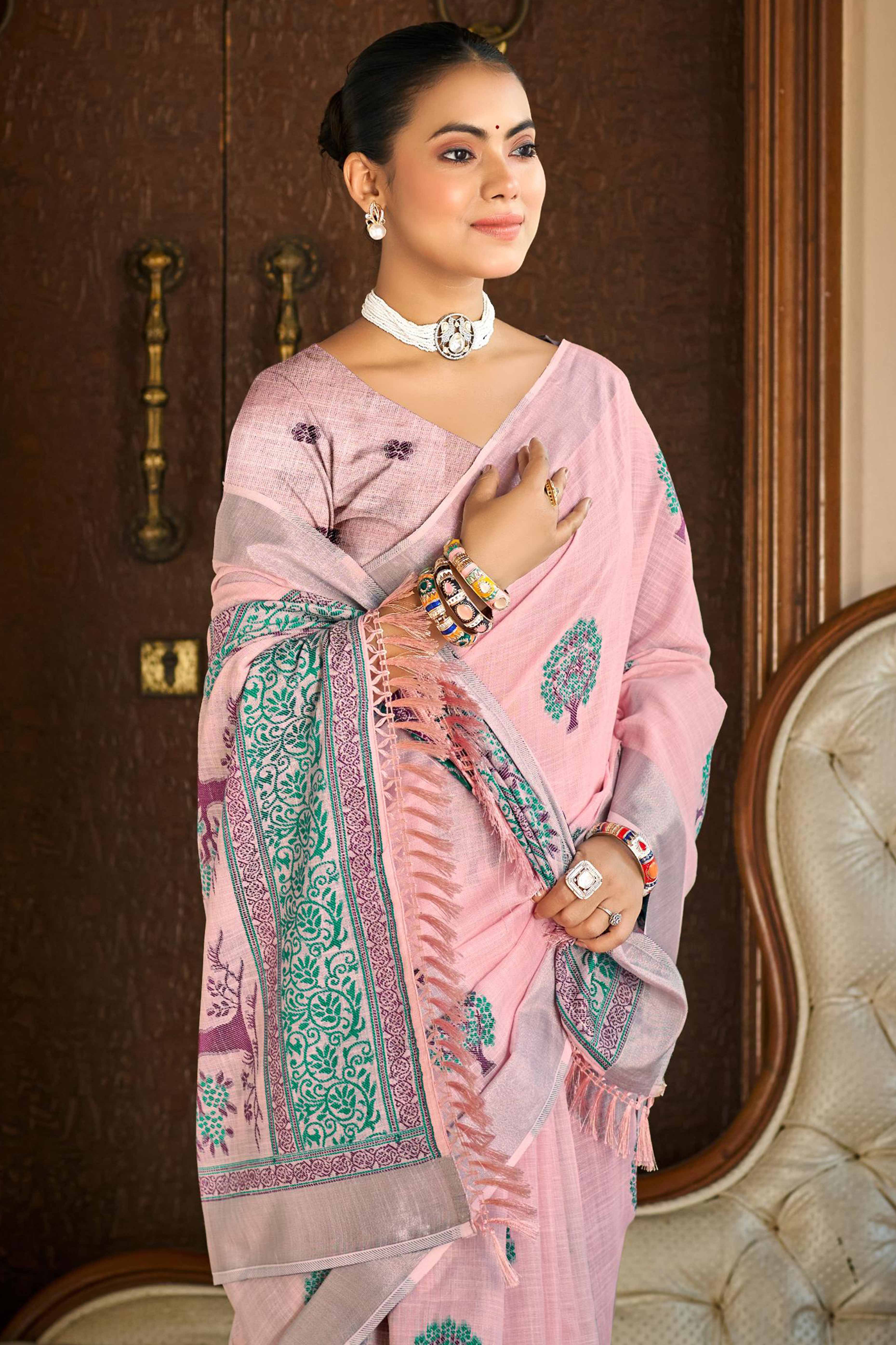 Pink Linen Saree Adorned With Intricate Zari Weaving & Tassel Pallu - Image 3