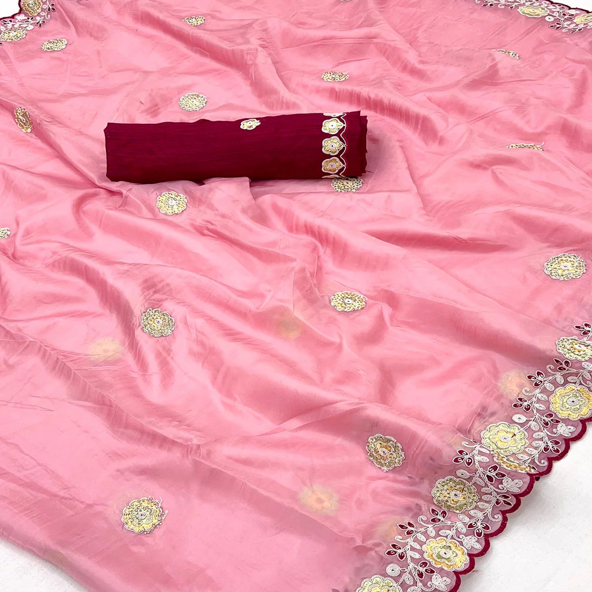 Pink Organza Saree Adorned with Intricate Floral Embroidery - Image 2