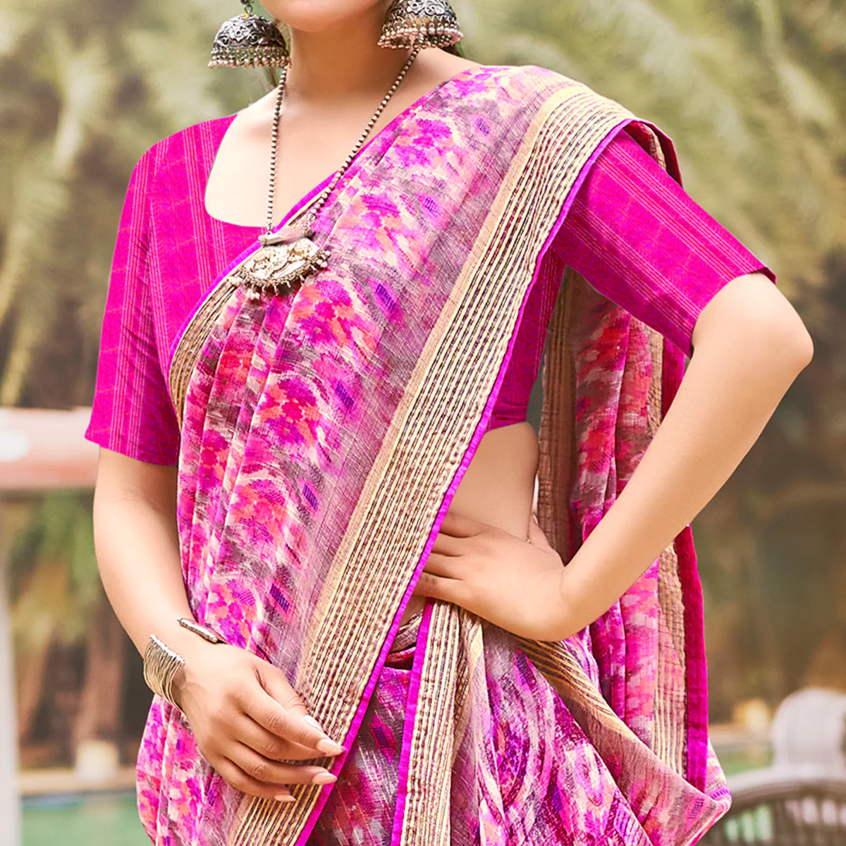 Pink Abstract Printed Chiffon Saree - Image 2