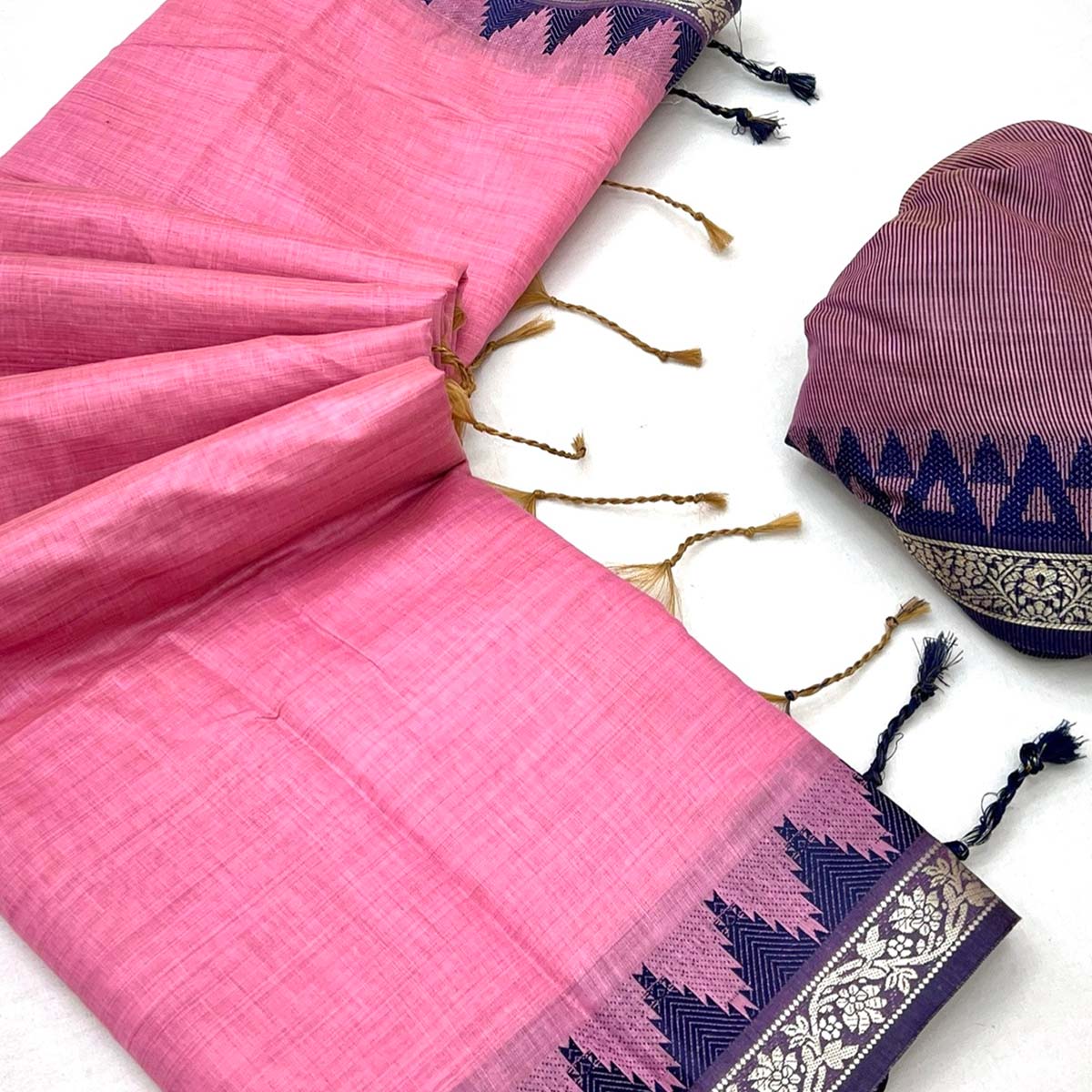 Pink Pure Silk Handloom Saree with Intricate Jacquard Weave - Image 2