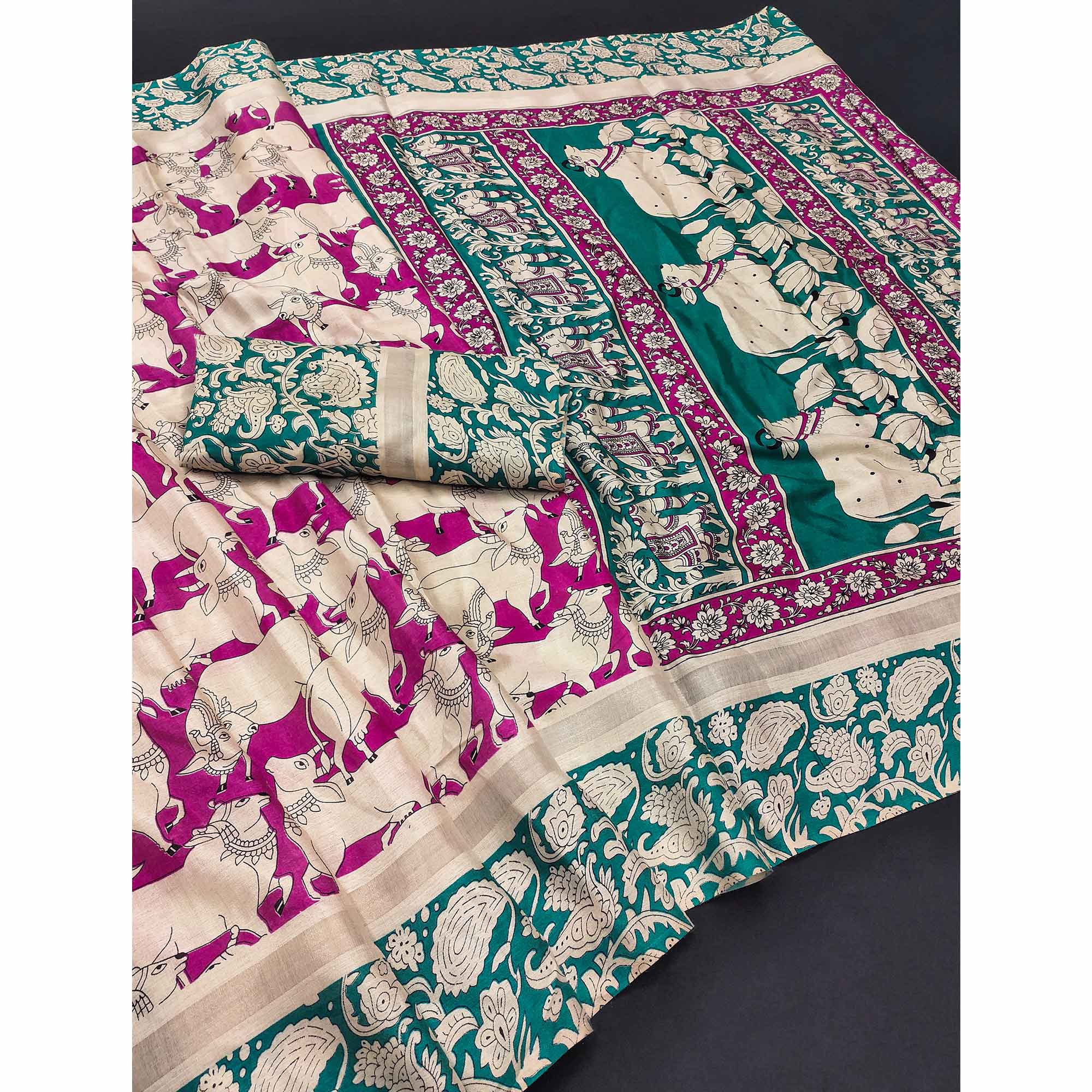 Pink & Rama Cotton Blend Saree Featuring Artistic Animal And Floral Print Fusion - Image 3