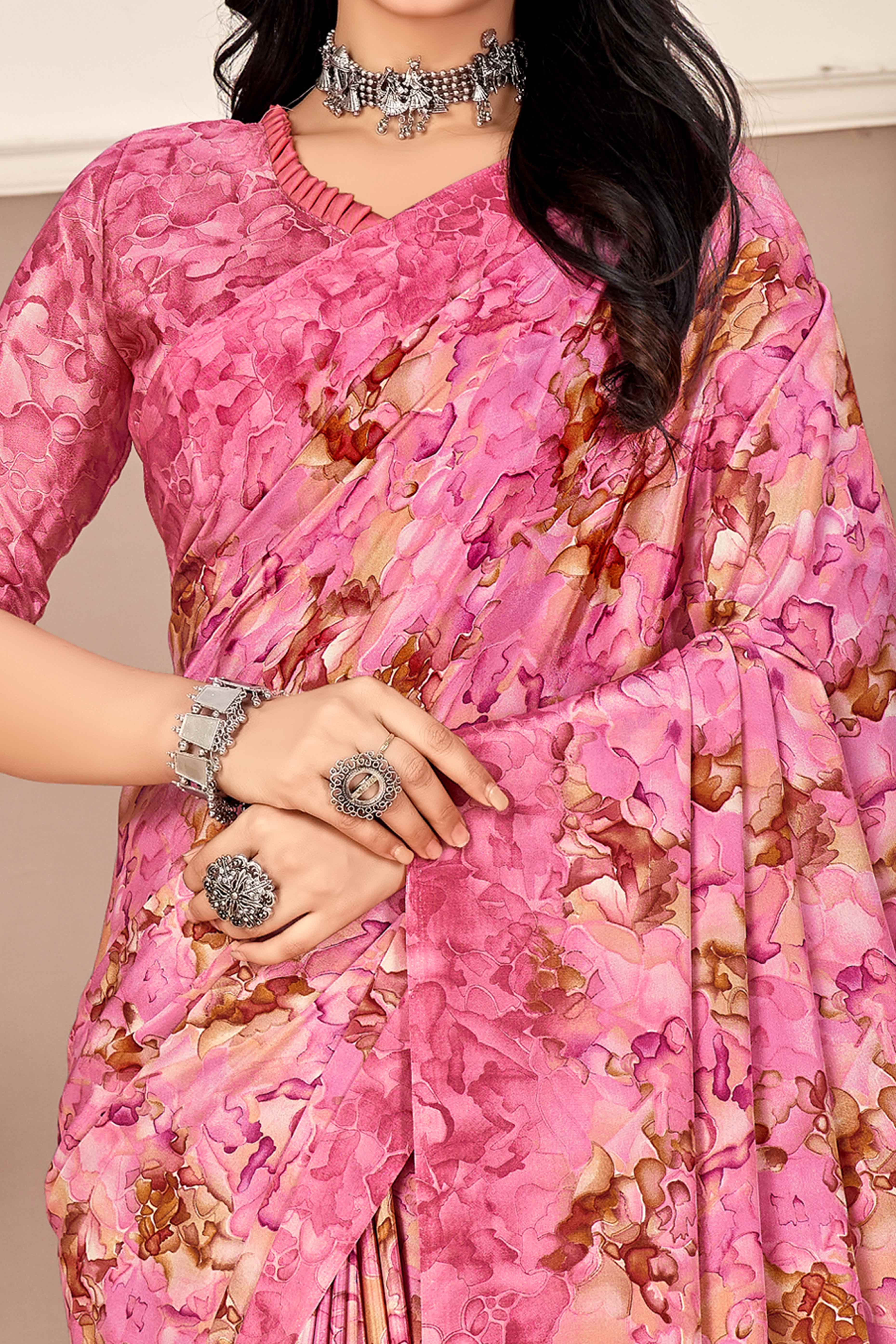 Pink Silk Crepe Saree With Artistic Abstract Printed Work - Image 2