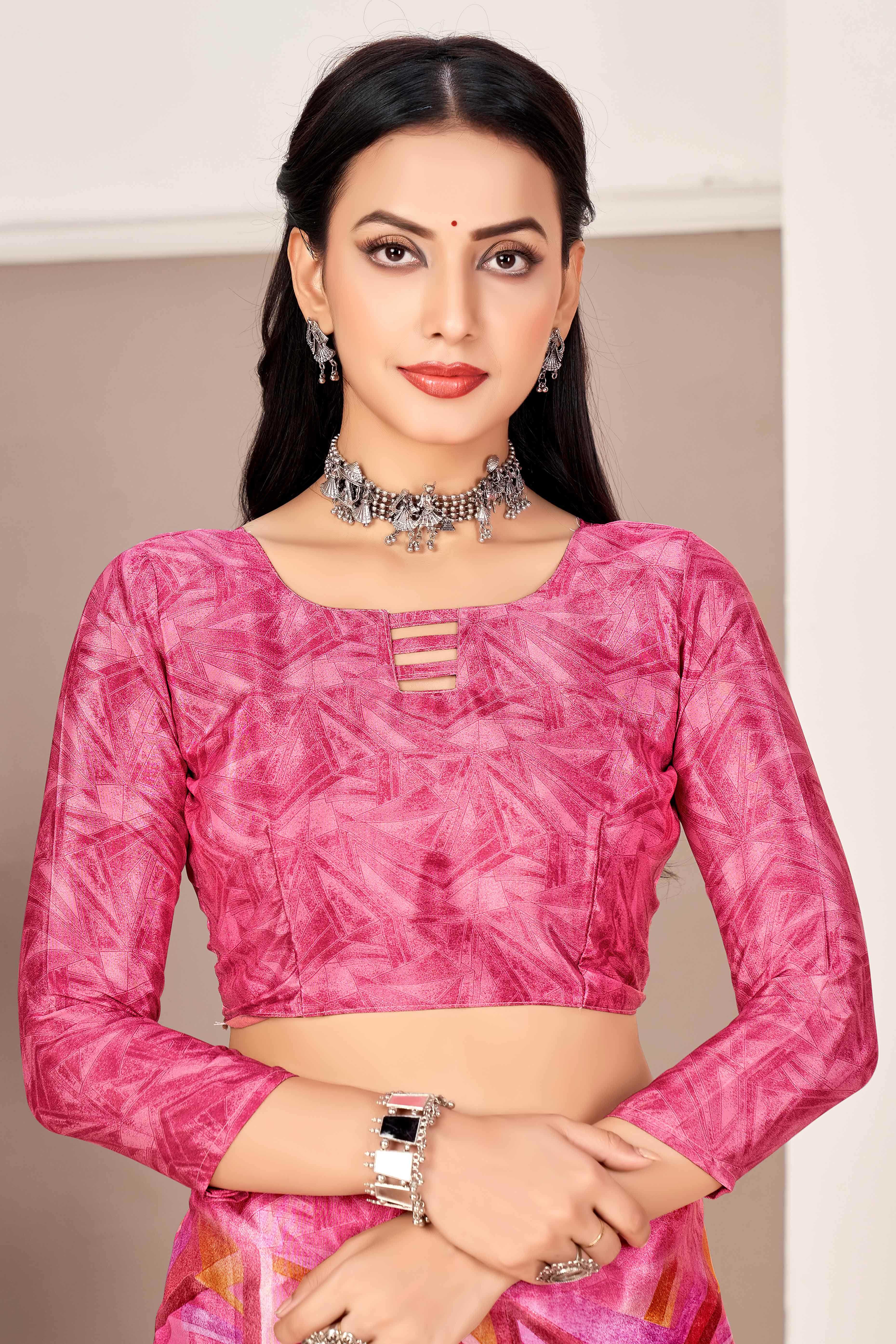 Pink Silk Crepe Saree With Artistic Geometric Printed Work - Image 3