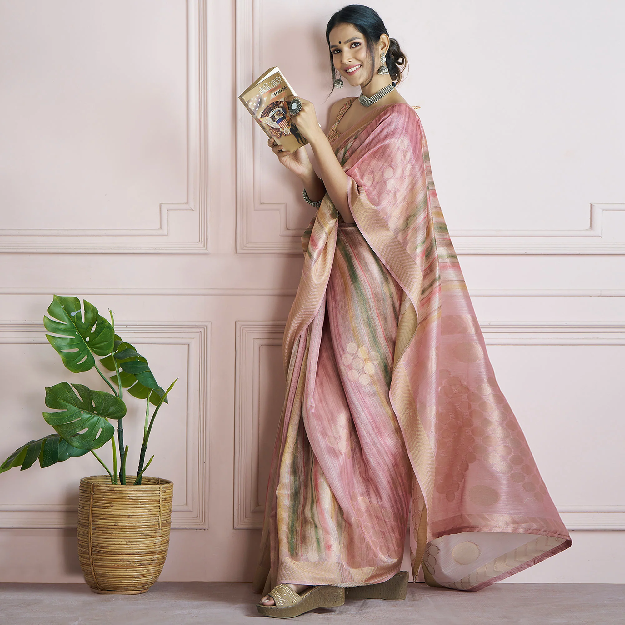 Pink Woven Cotton Silk Saree - Image 4