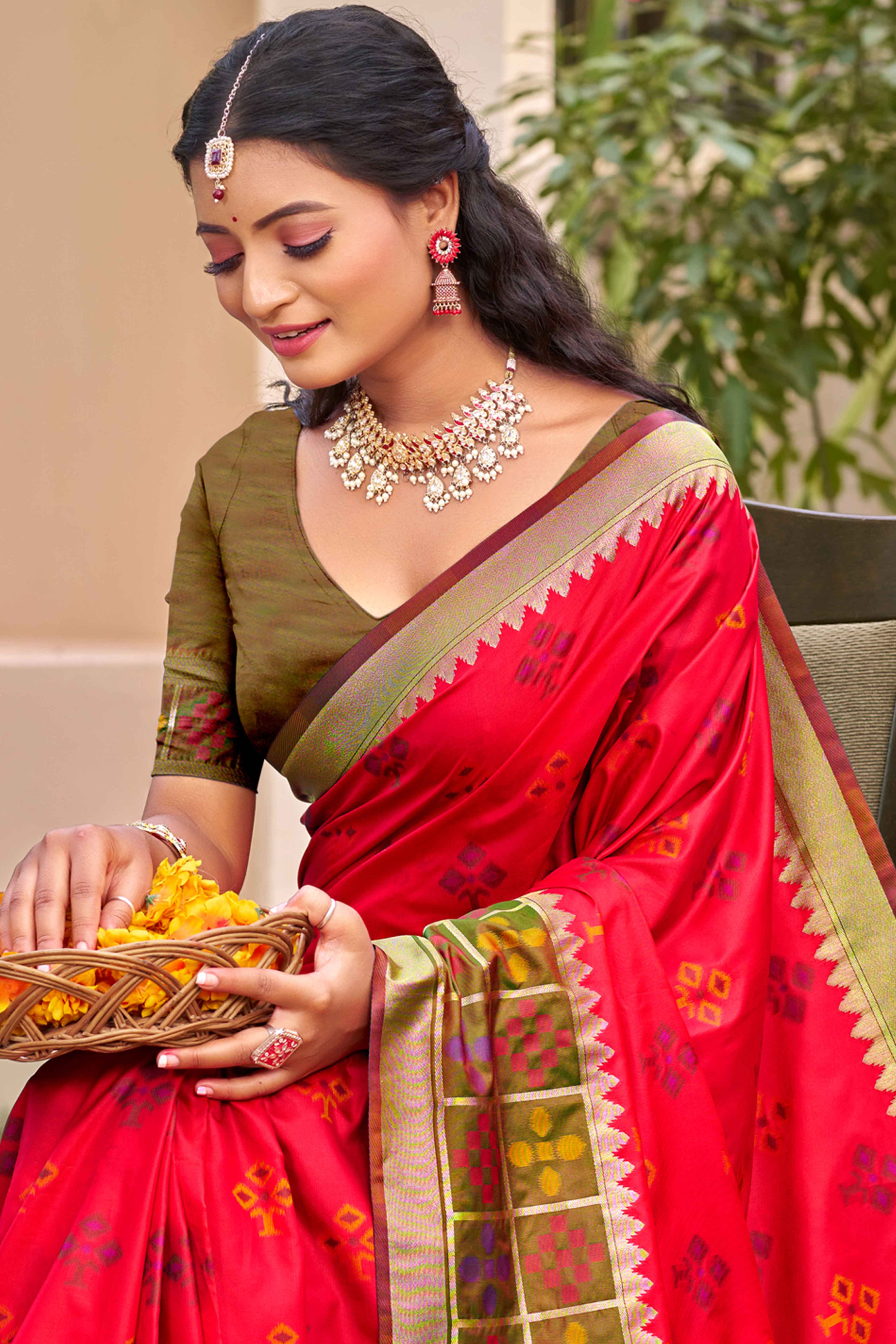 Pink Woven Cotton Silk Saree With Tassels - Image 3