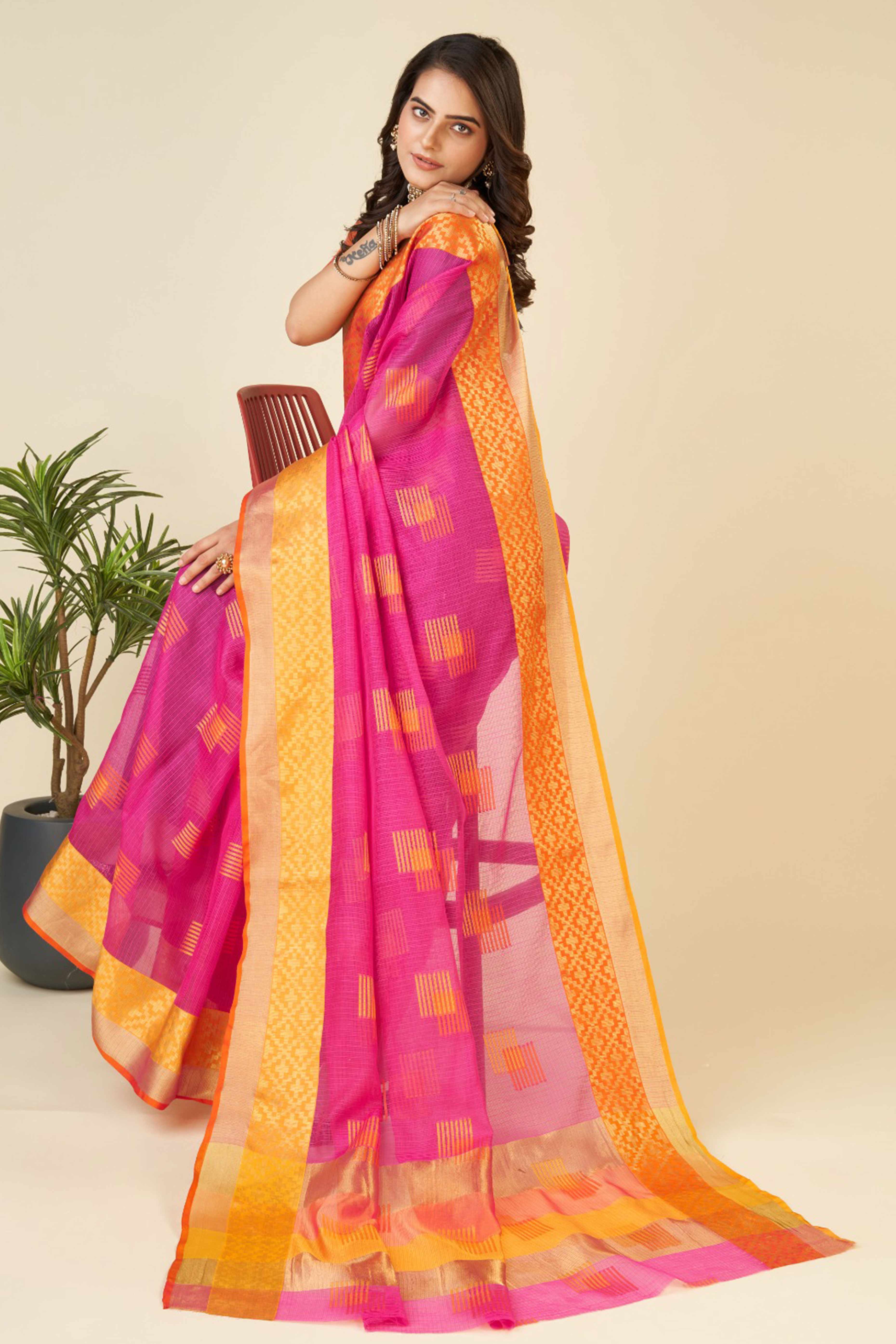 Pink Zari Weaving Cotton Blend Saree - Image 4
