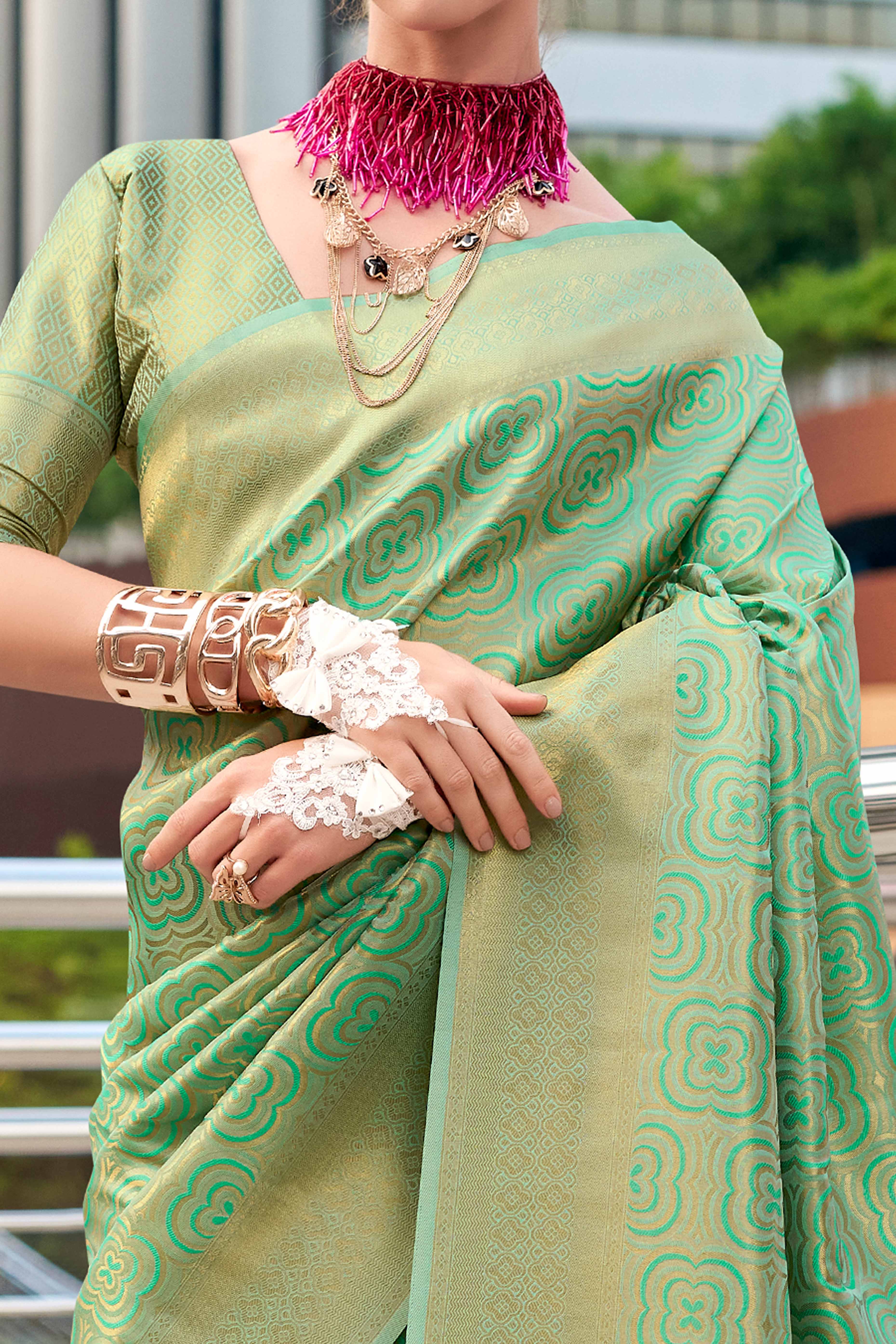 Pista Green Zari Woven Kanjivaram Silk Saree - Image 2