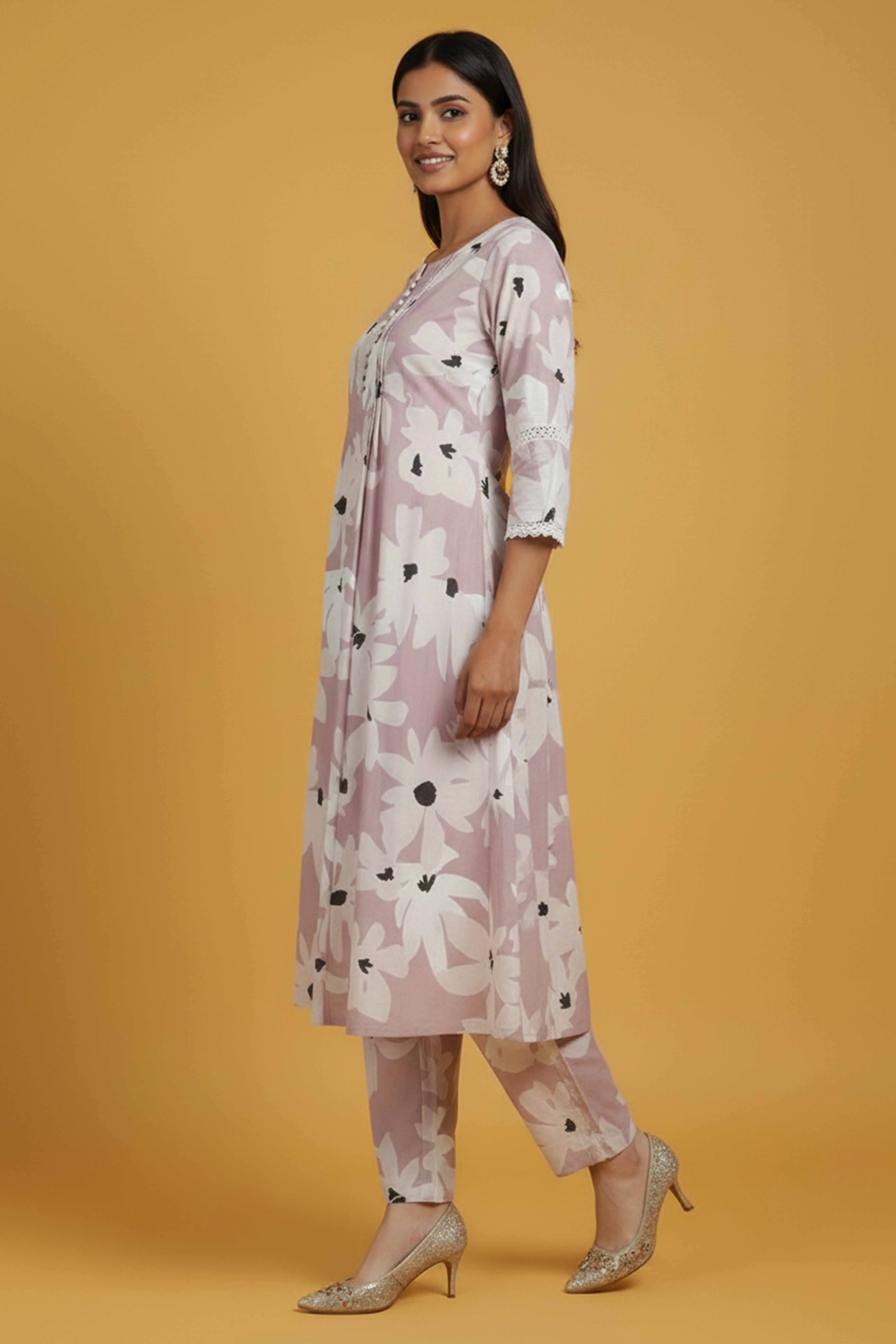 Powder Pink Floral Print Cotton A-Line Kurta Paired with Matching Bottoms - Image 4