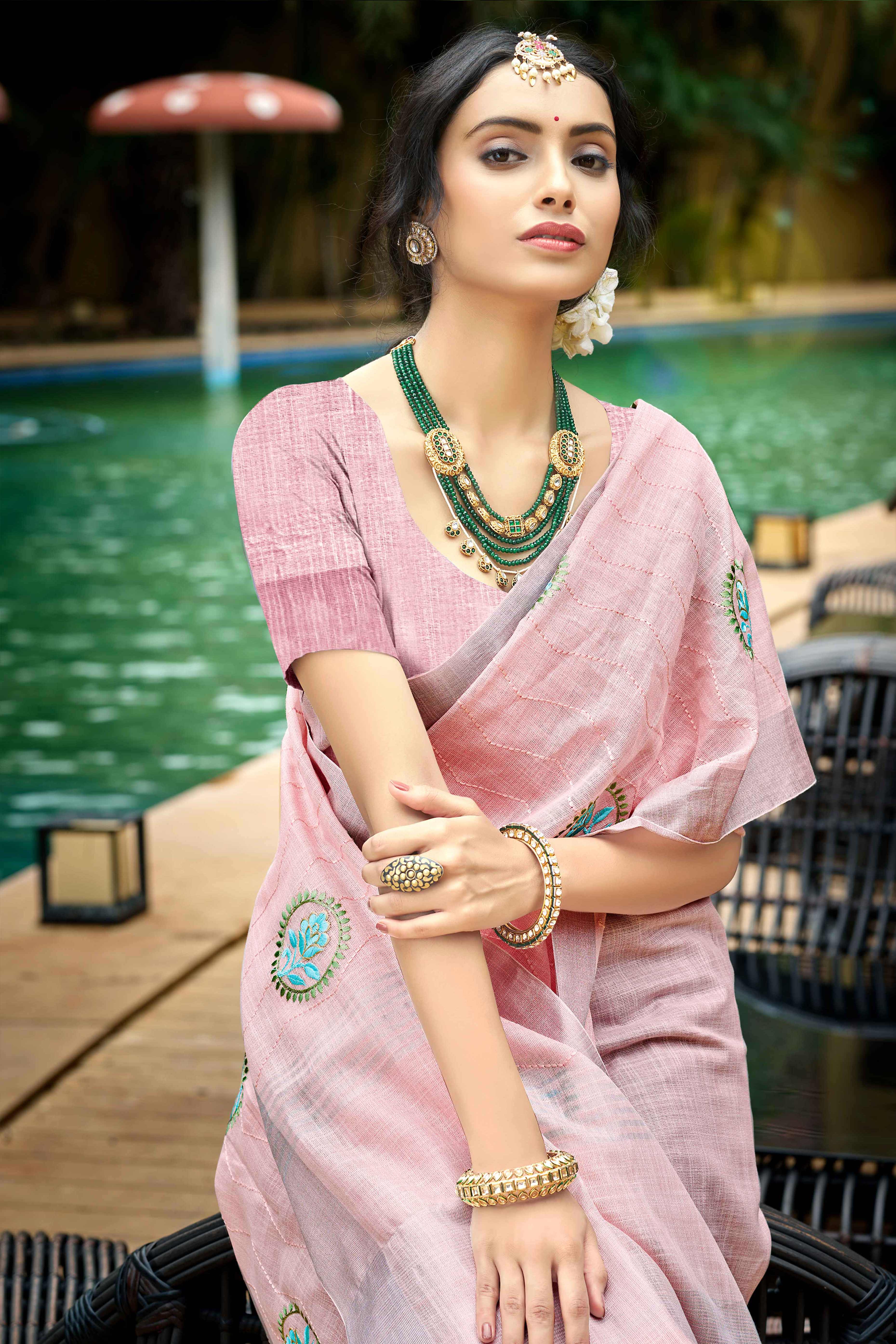 Premium Pink Floral Embroidered Linen Saree With Striped Pattern Tassel Pallu - Image 4