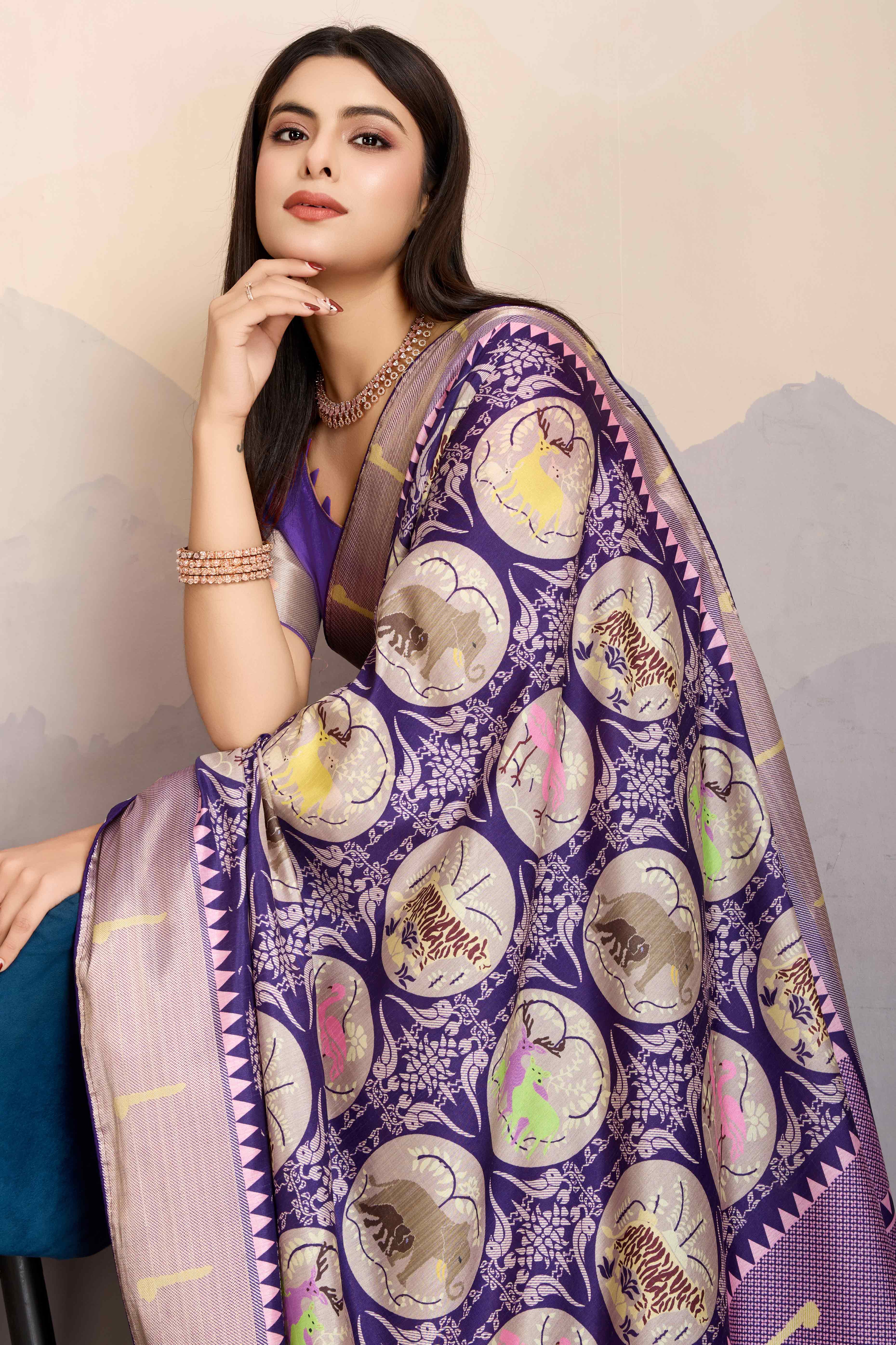 Purple Digital Printed Dola Silk Saree With Exquisite Weaving Zari Border & Opulent Pallu - Image 5