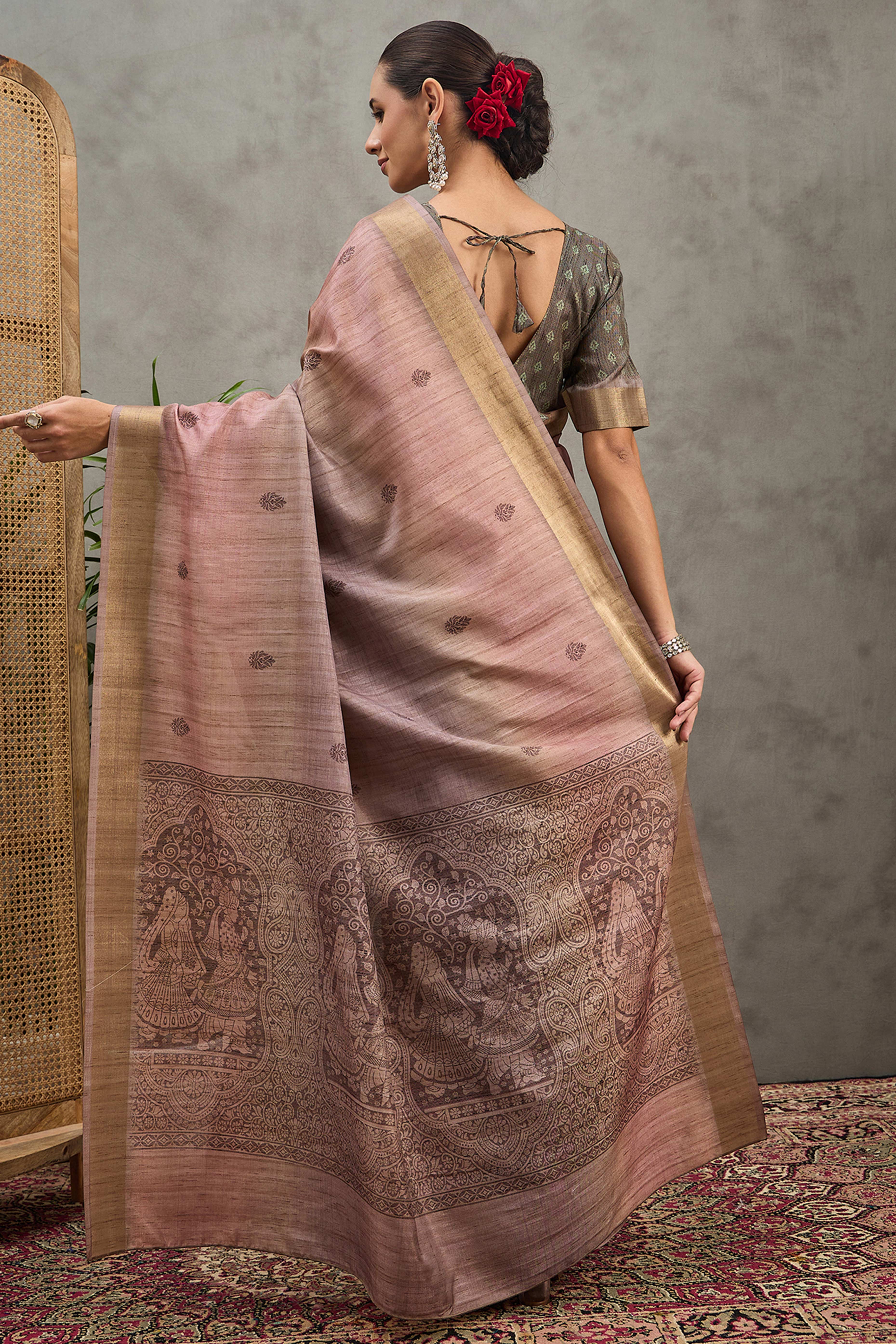 Purple Festive Wear Art Silk Saree Featuring Intricate Floral Weaving - Image 6