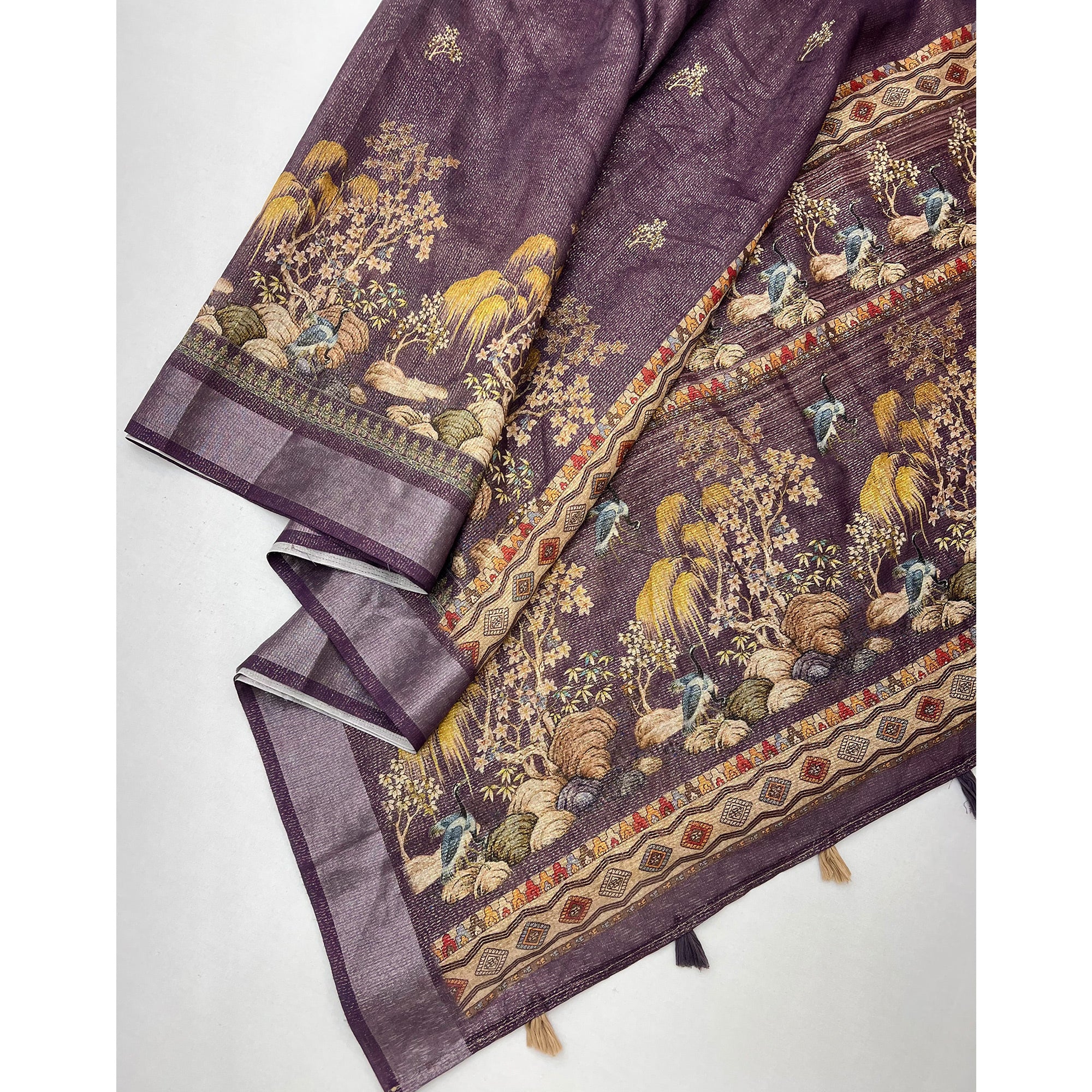 Purple Floral Digital Printed Cotton Blend Weaving Zari Saree With Tassel Pallu - Image 3