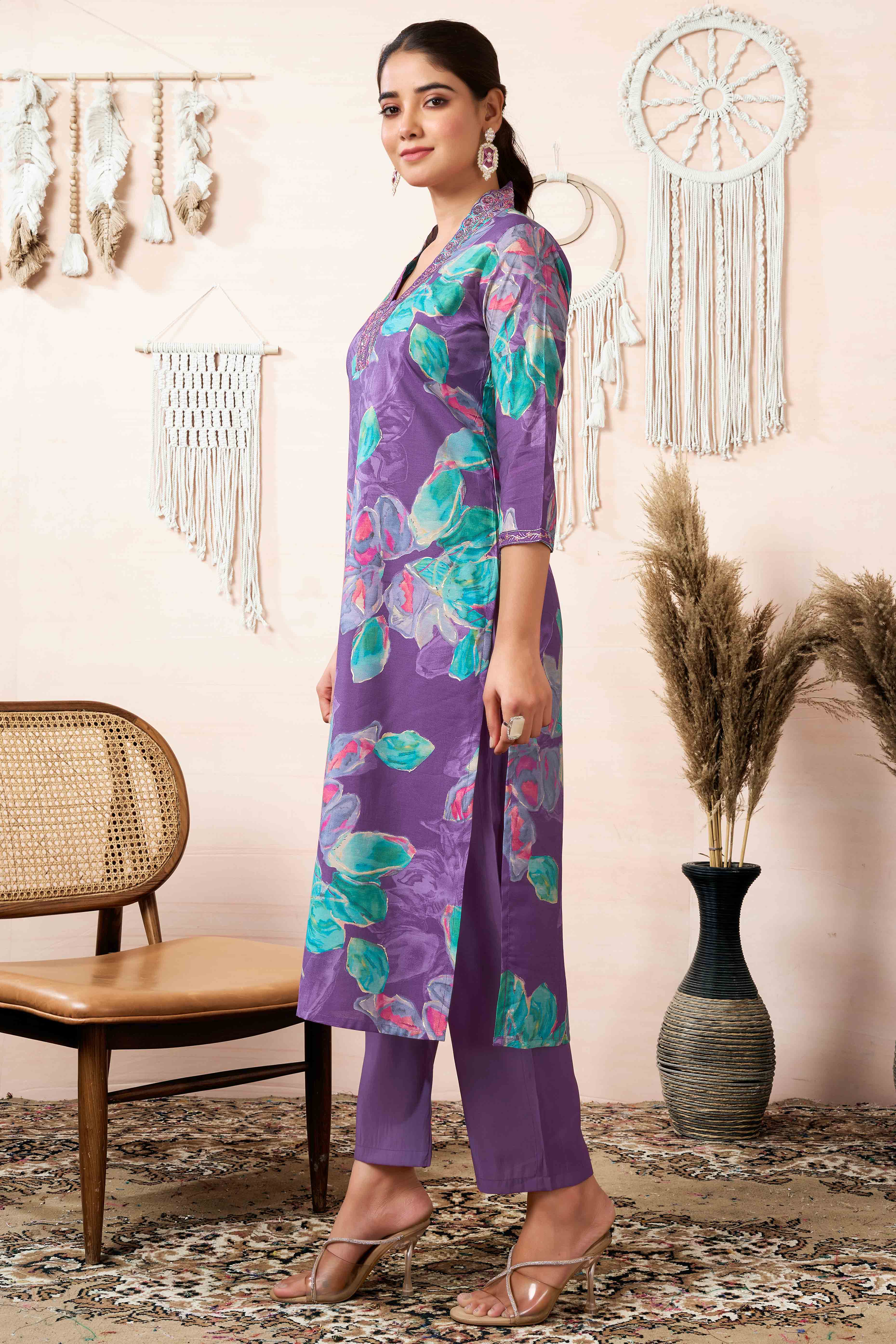 Purple Floral Printed Cotton Silk Straight Salwar Suit - Image 3