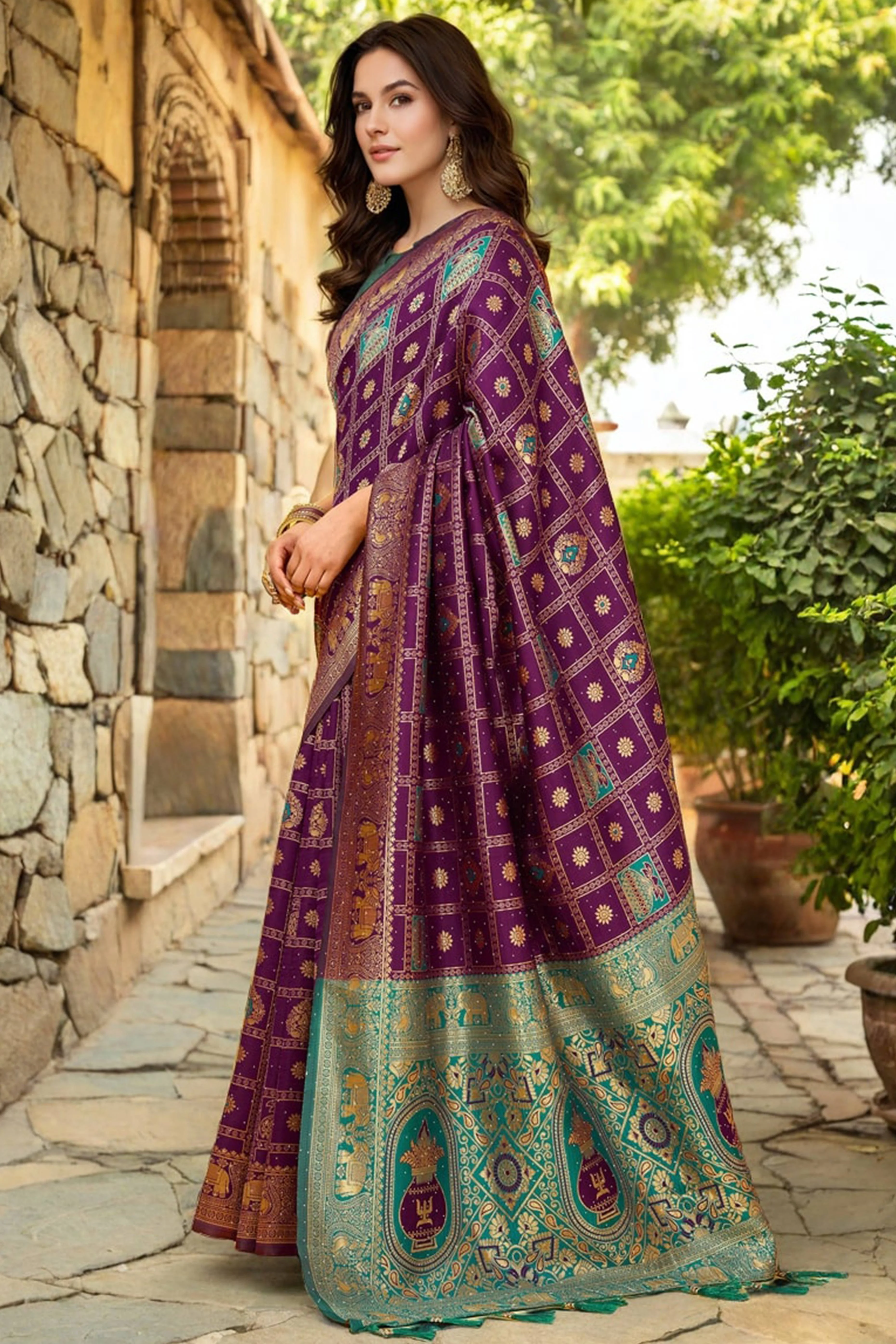 Purple Floral Weaving Paithani Saree In Soft Silk Accented With A Stylish Tassel Border Pallu - Image 4