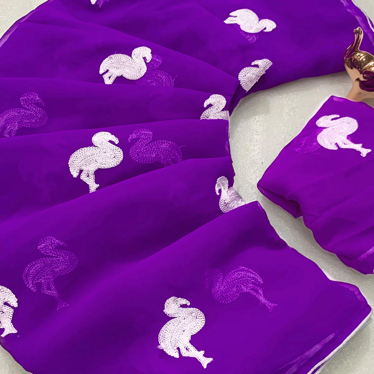 Purple Georgette Saree With Intricate Bird Pattern Thread Embroidery - Image 2