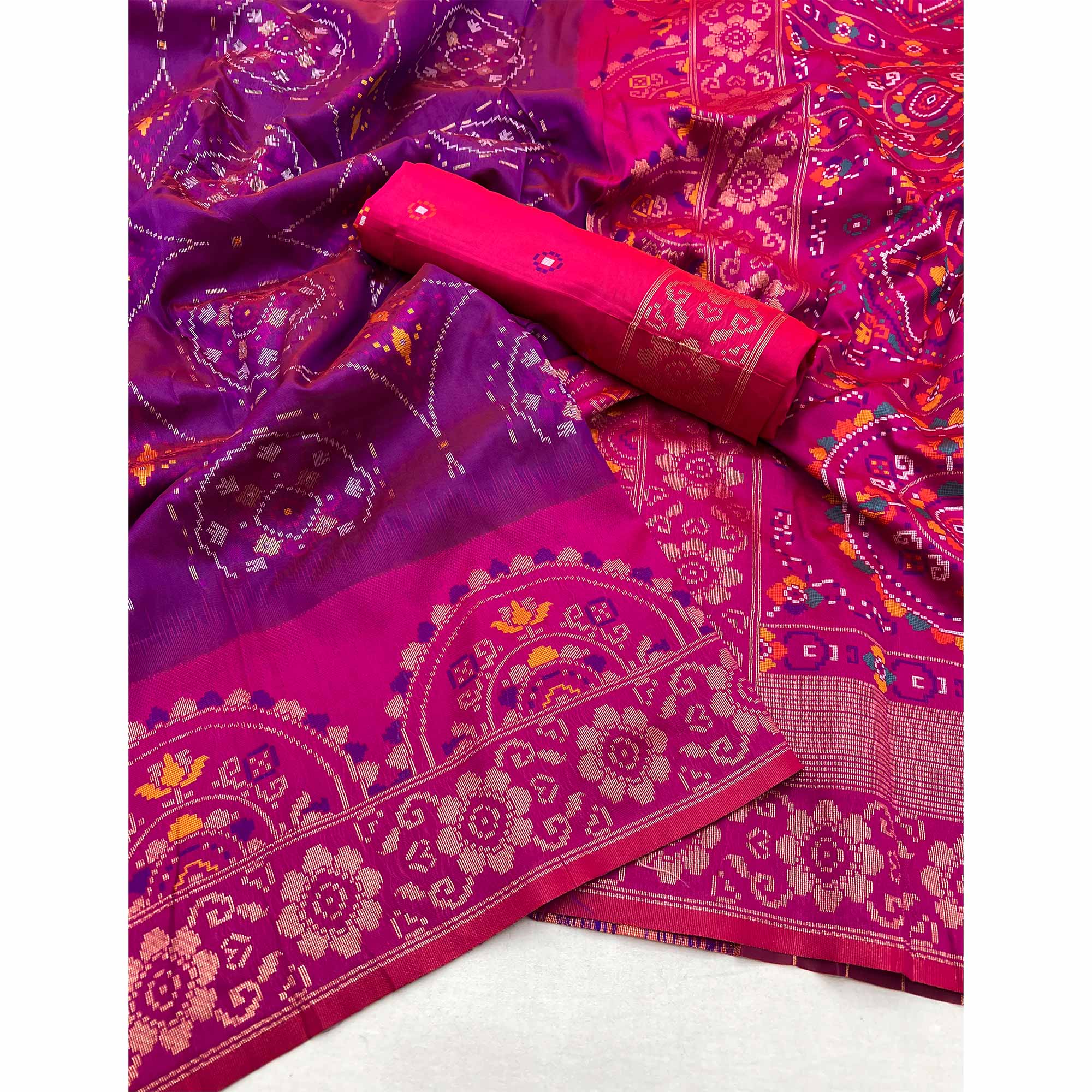 Purple & Pink Floral Woven Pure Silk Saree - Image 3