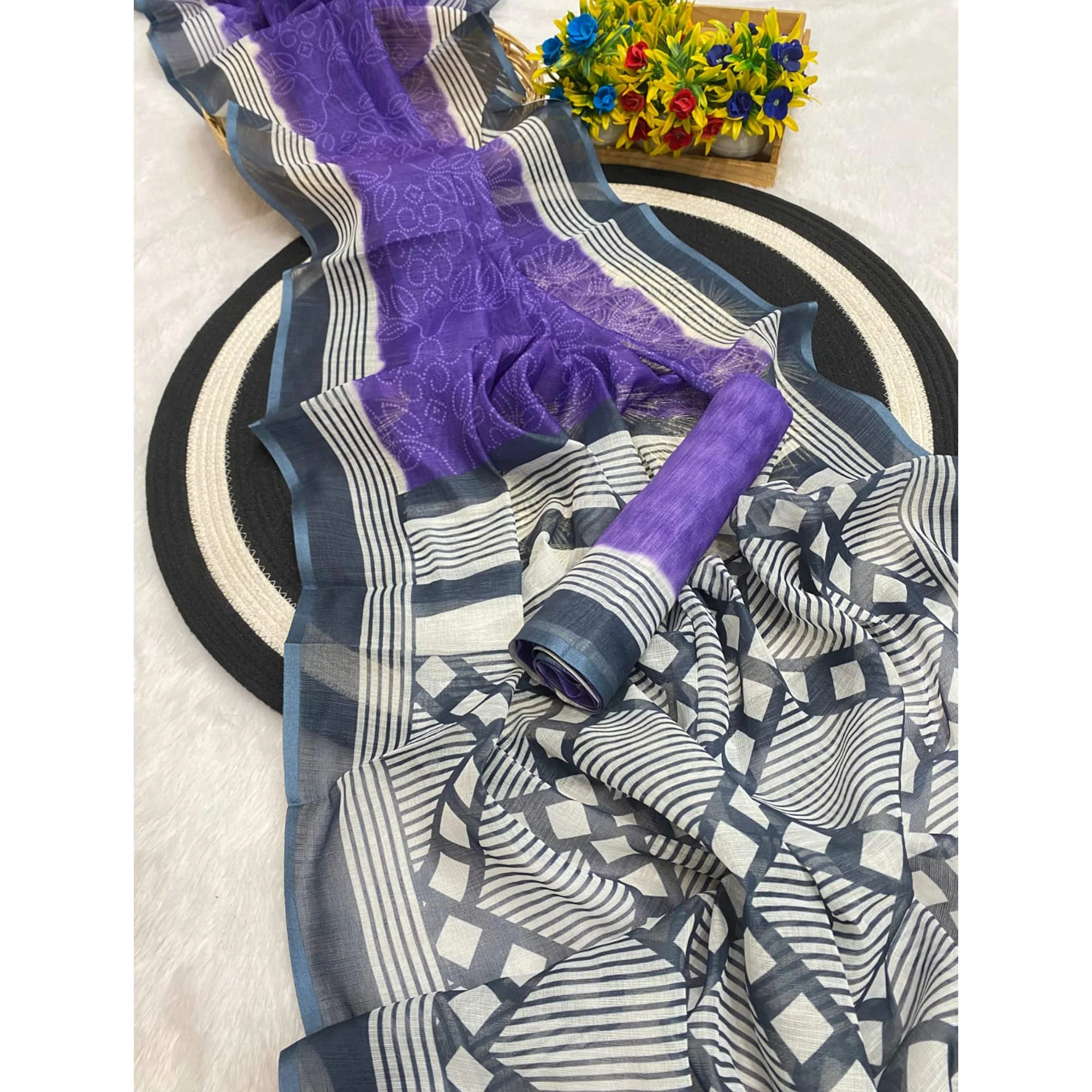 Purple Pure Linen Saree with Authentic Bandhani Print - Image 3