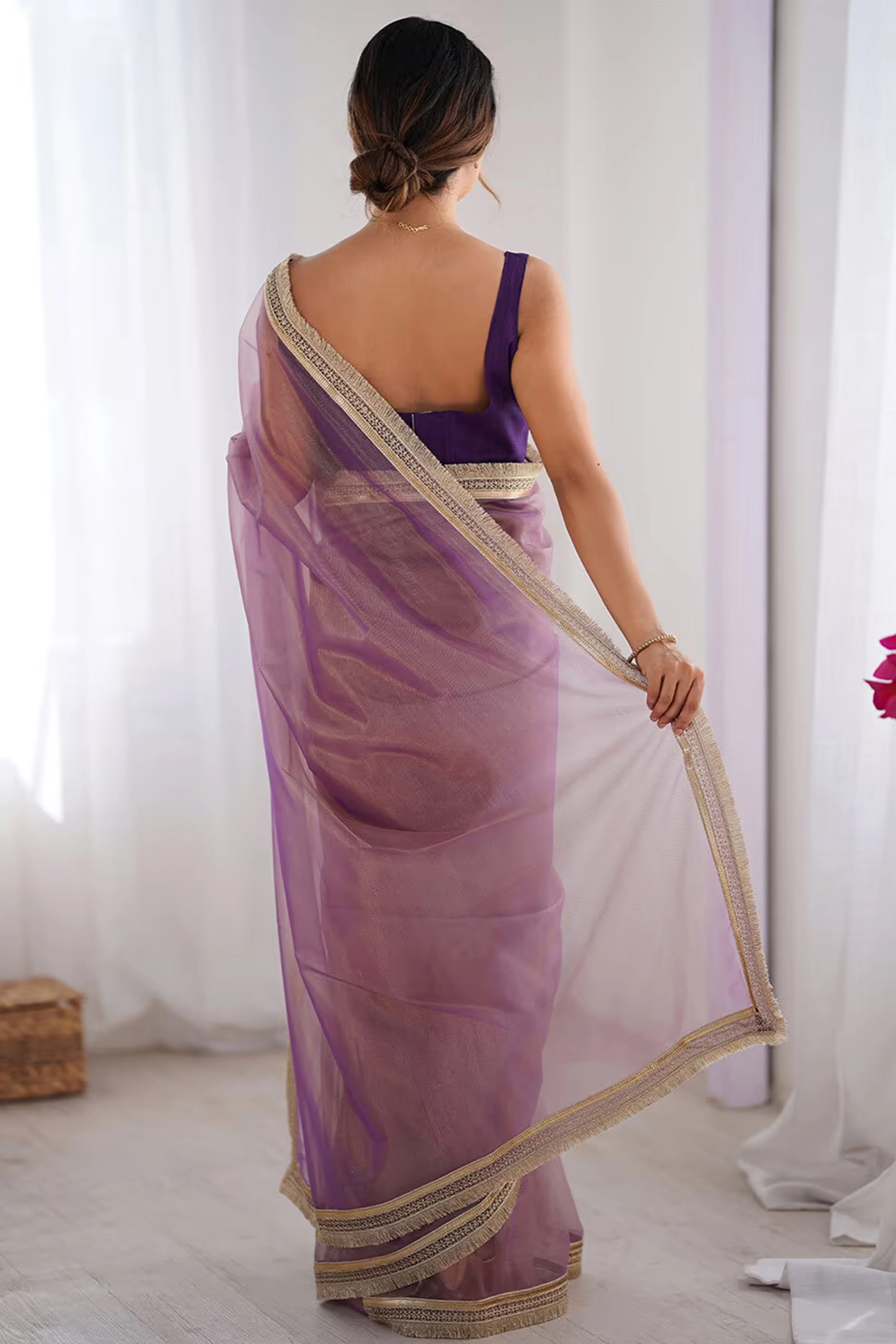 Purple Solid Pattern Net Saree with Refined Lace Work for Parties - Image 4