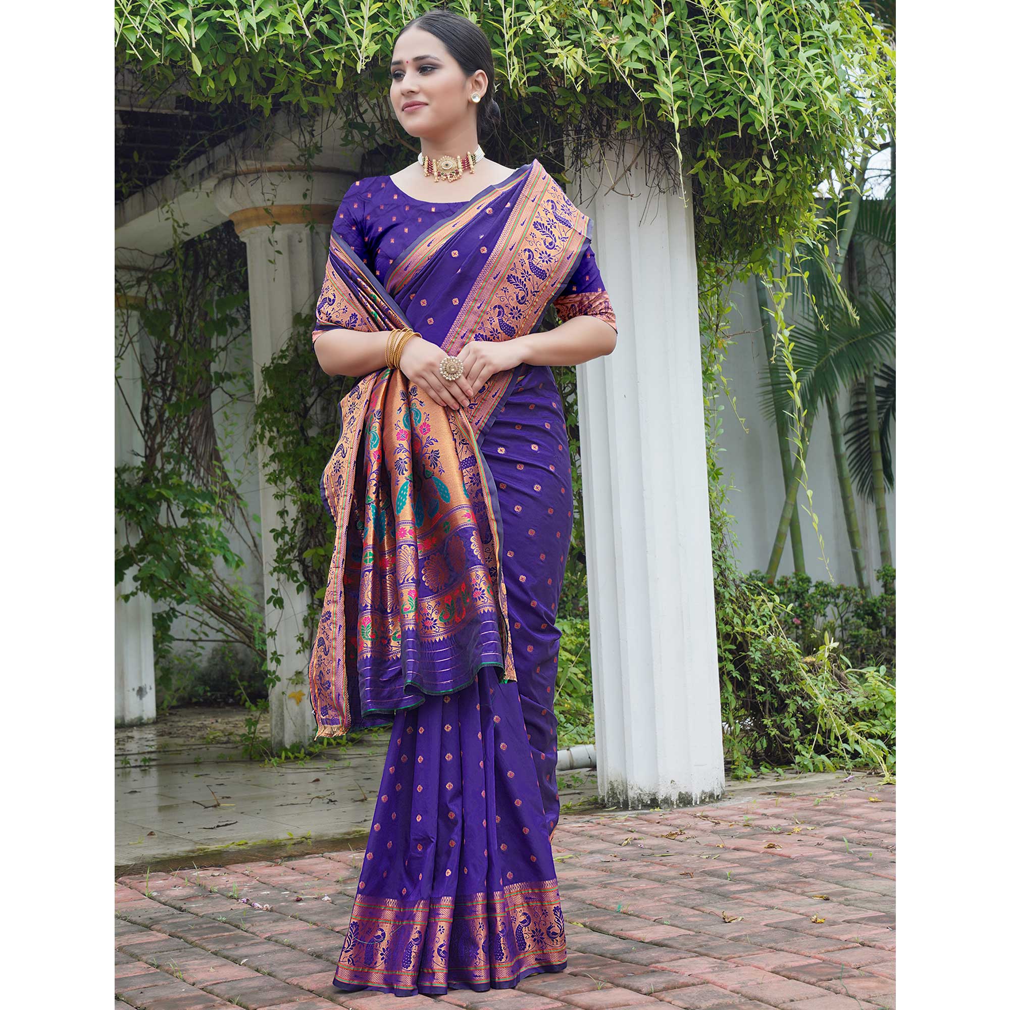 Purple Woven Paithani Art Silk Saree - Image 4