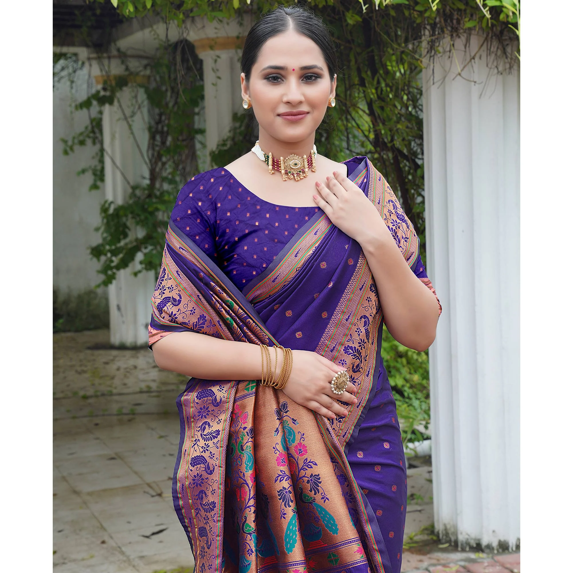Purple Woven Paithani Art Silk Saree - Image 5