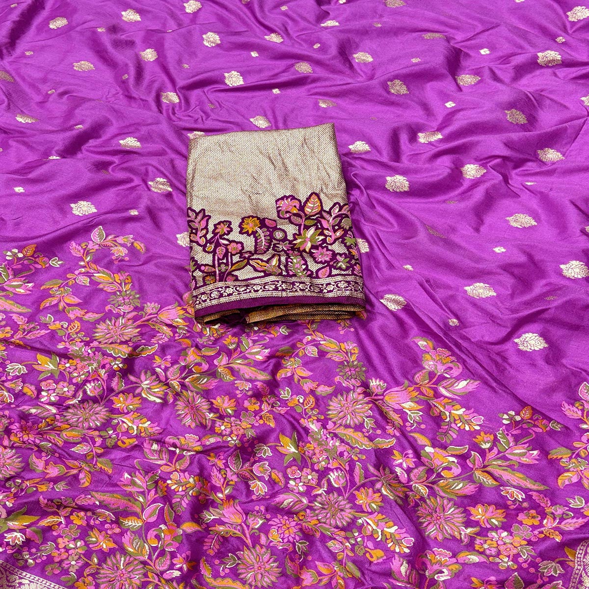 Purplish Pink Floral Zari Woven Dola Silk Saree For A Timeless Ethnic Look - Image 2