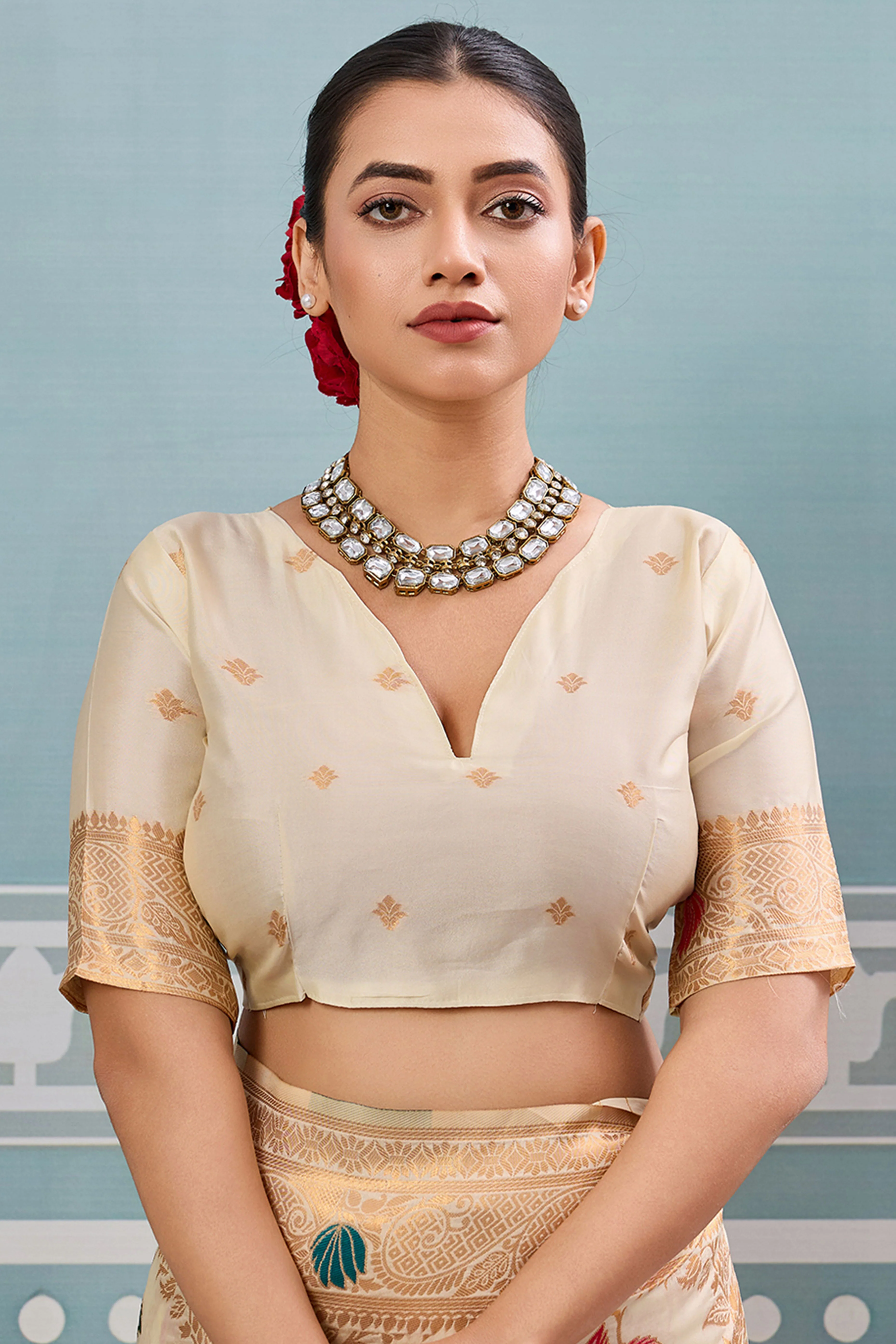 Radiant Cream Silk Blend Saree Adorned With Intricate Floral Zari Weaving & Tassel Pallu - Image 6