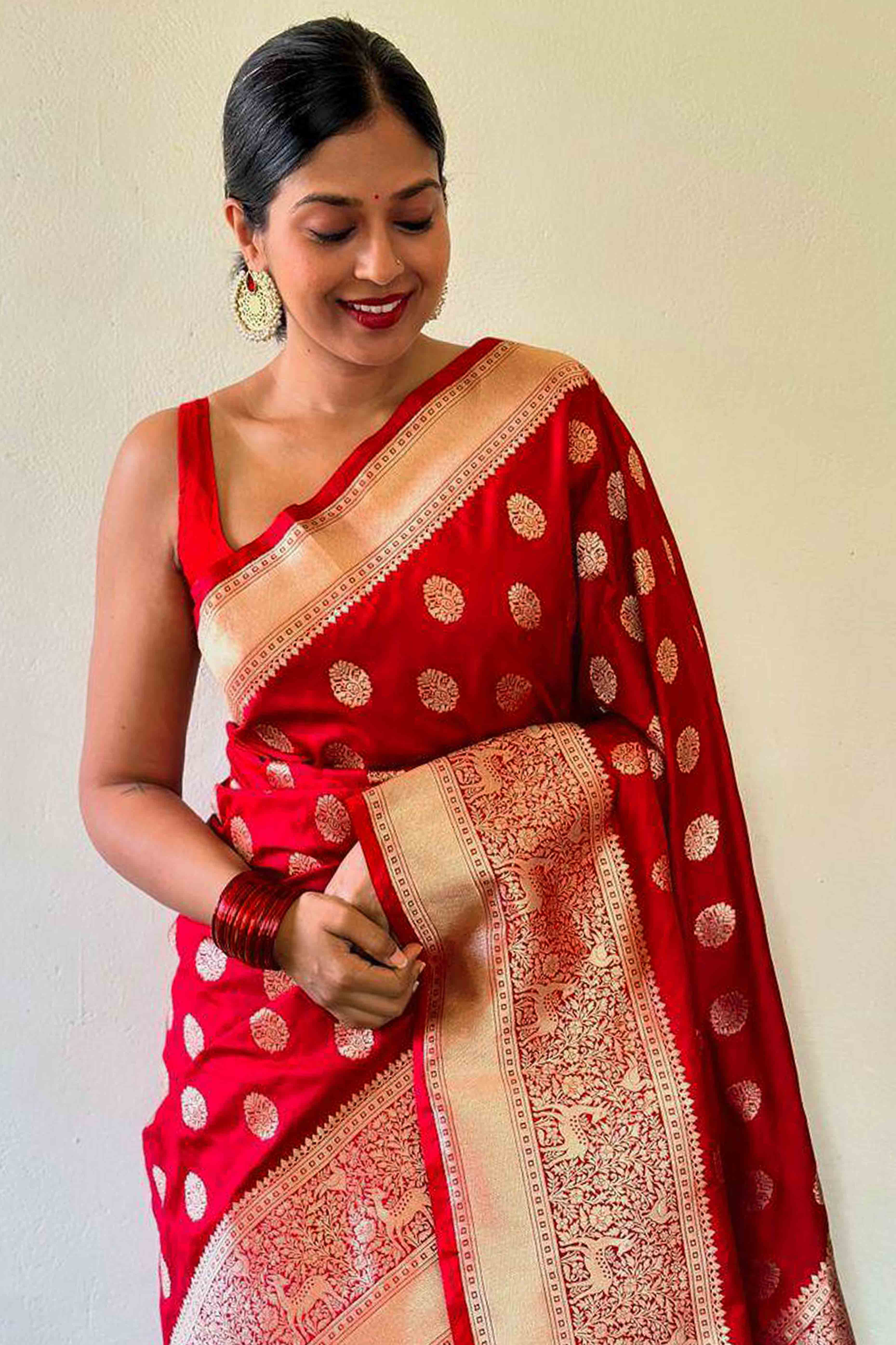 Radiant Red Banarasi Silk Saree With Intricate Zari Butti Weaving - Image 6